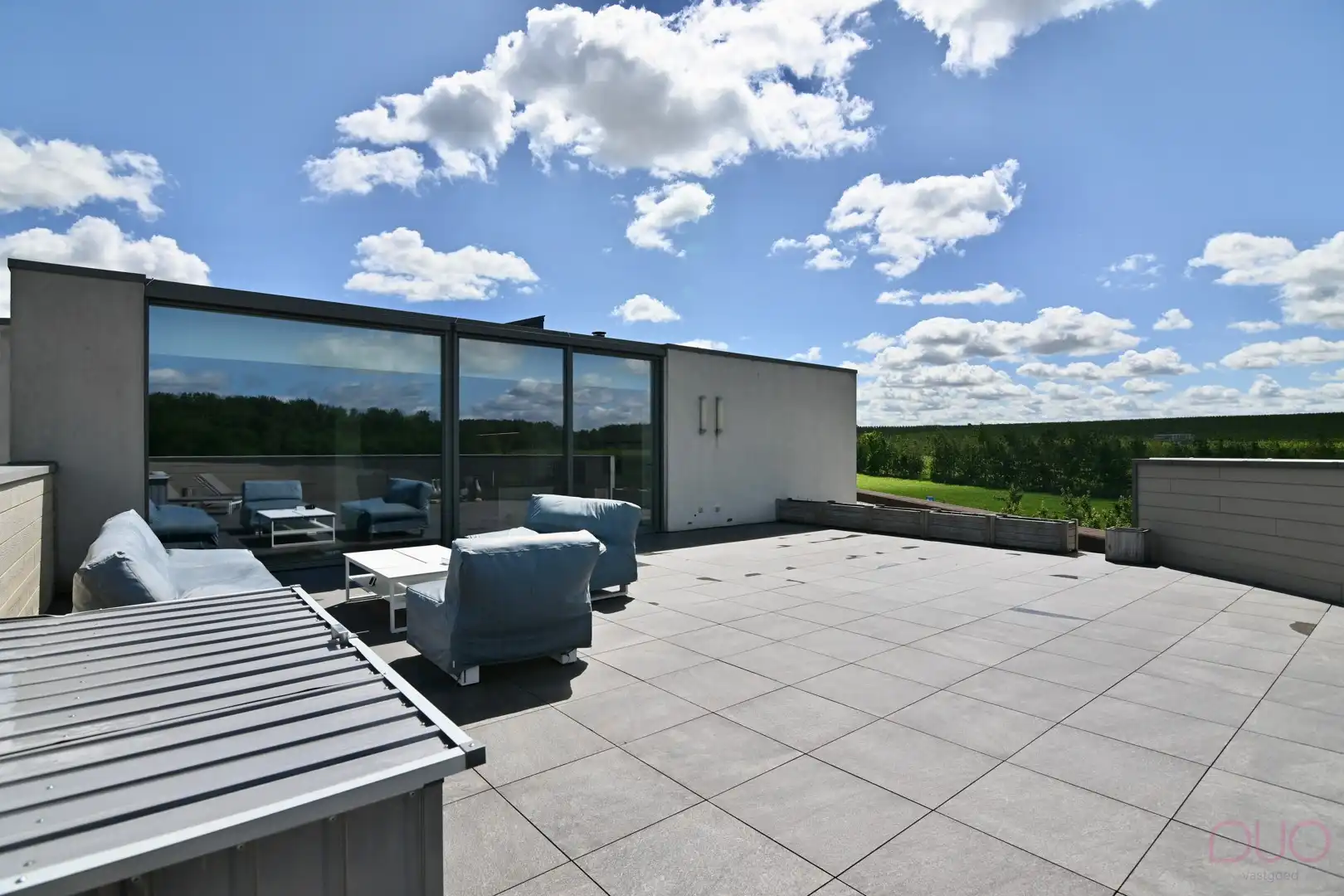 Handelspand op commerciële locatie met  luxueuze penthouse tussen de boomgaarden foto 24
