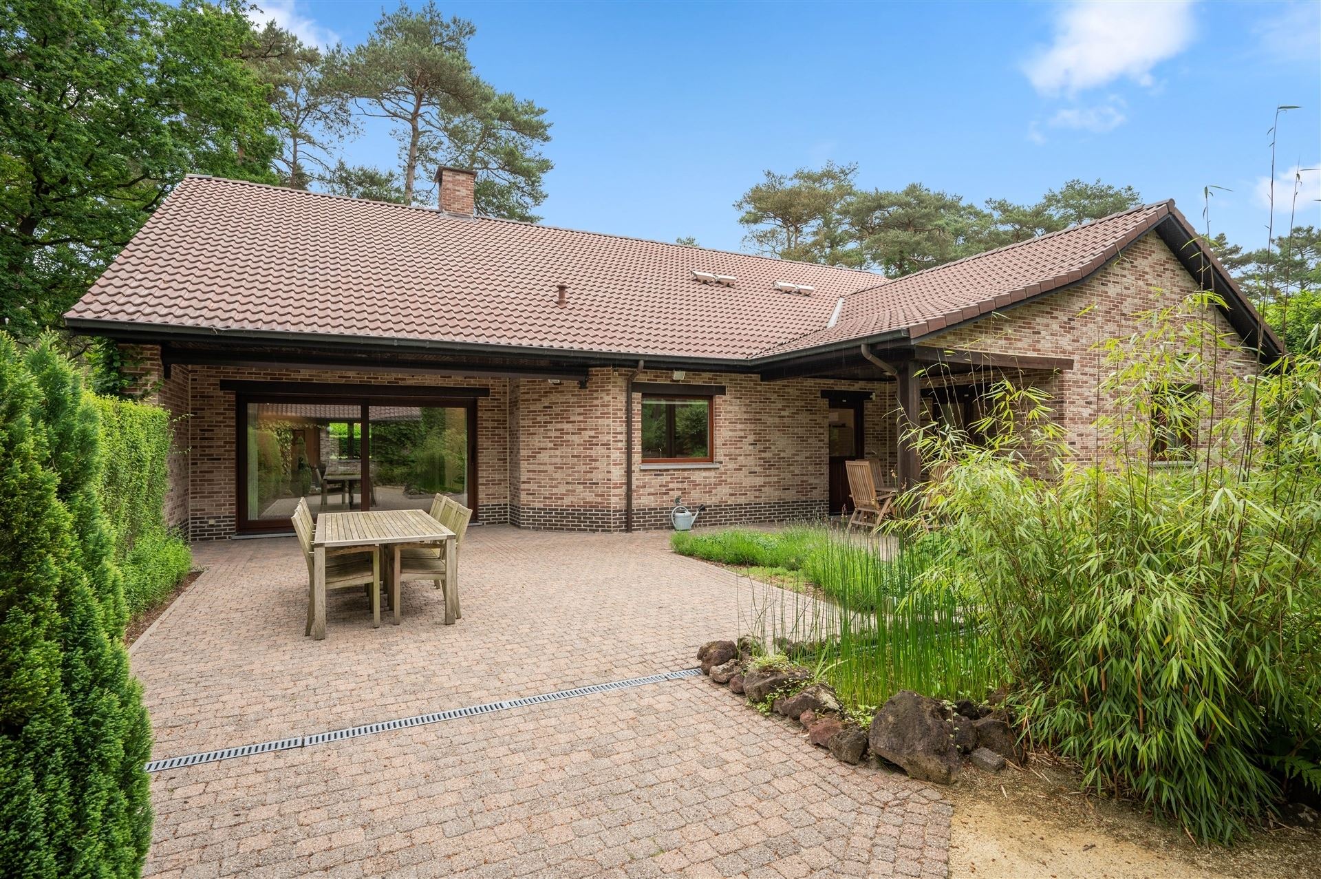 Prachtige villa met een mooie en zeer goed onderhouden tuin foto 44