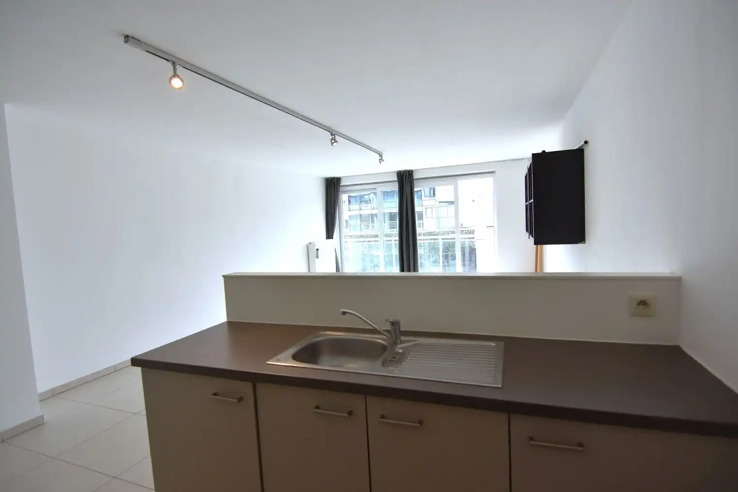 Lichtrijk 1-slpk appartement in centrum Roeselare foto 7