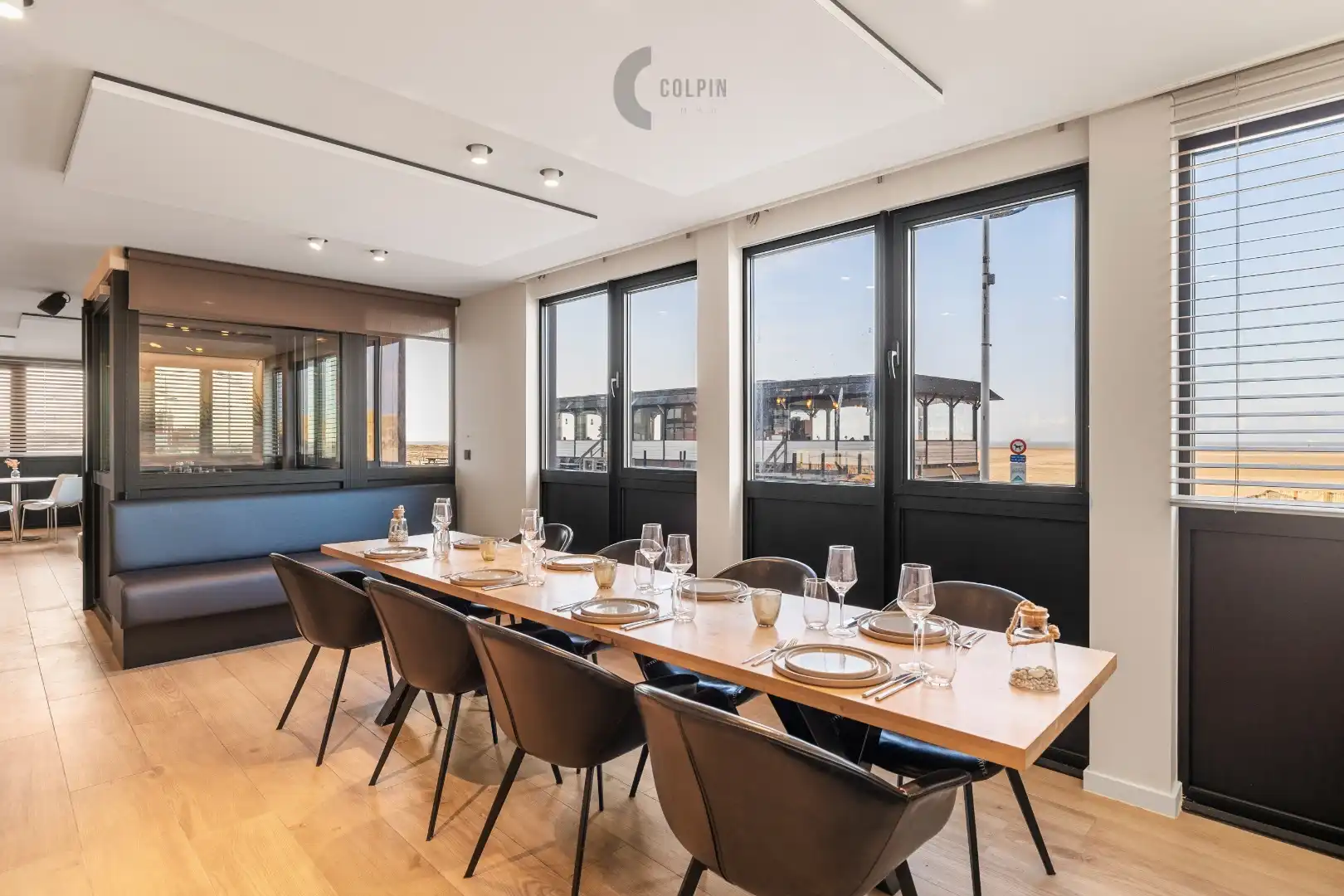 Uniek handelspand op de Zeedijk van Zeebrugge met zeezicht foto 7