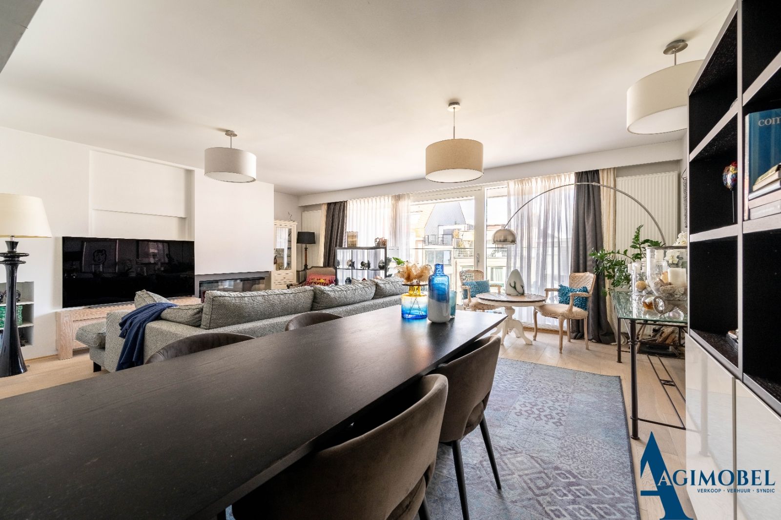 Stijlvol 2-slaapkamer appartement met royale gevelbreedte van 6,75 m, pal op de Lippenslaan. foto 5