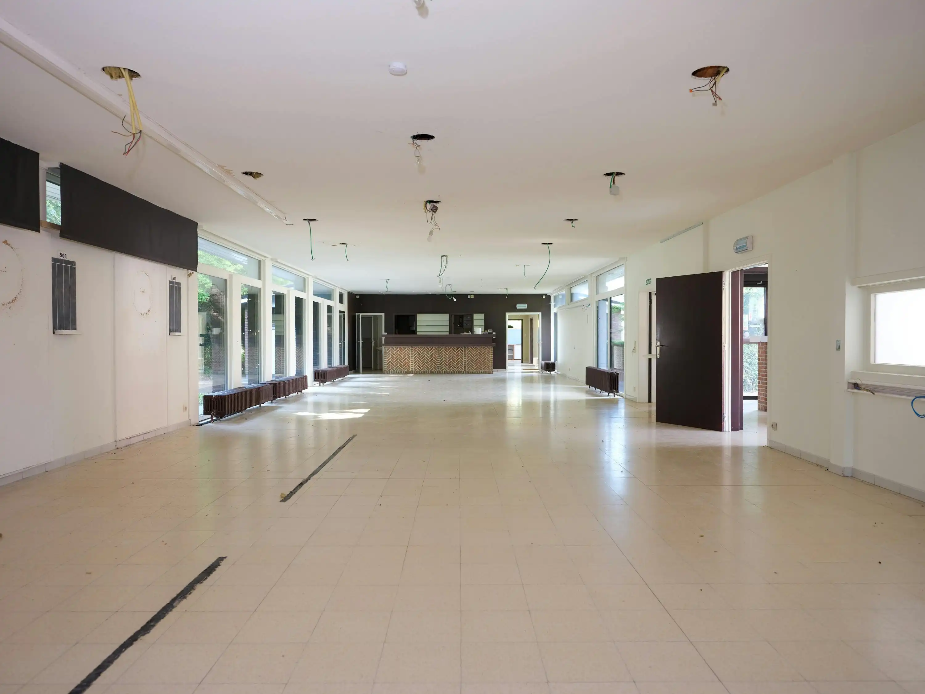 Gebouw met ontwikkelingspotentieel te koop in Lissewege foto 2