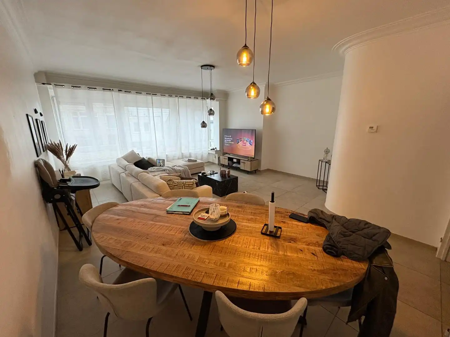 TWEE SLAAPKAMER APPARTEMENT OP DE DERDE VERDIEPING MET TERRAS foto {{pictureIndex}}