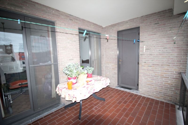 Centraal gelegen 2-slaapkamer appartement met terras foto 13