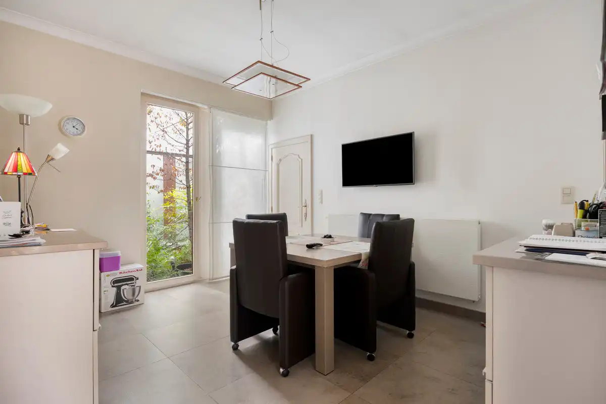 ROYALE WONING MET DOKTERSPRAKTIJK TE BILZEN HOESELT. foto 16