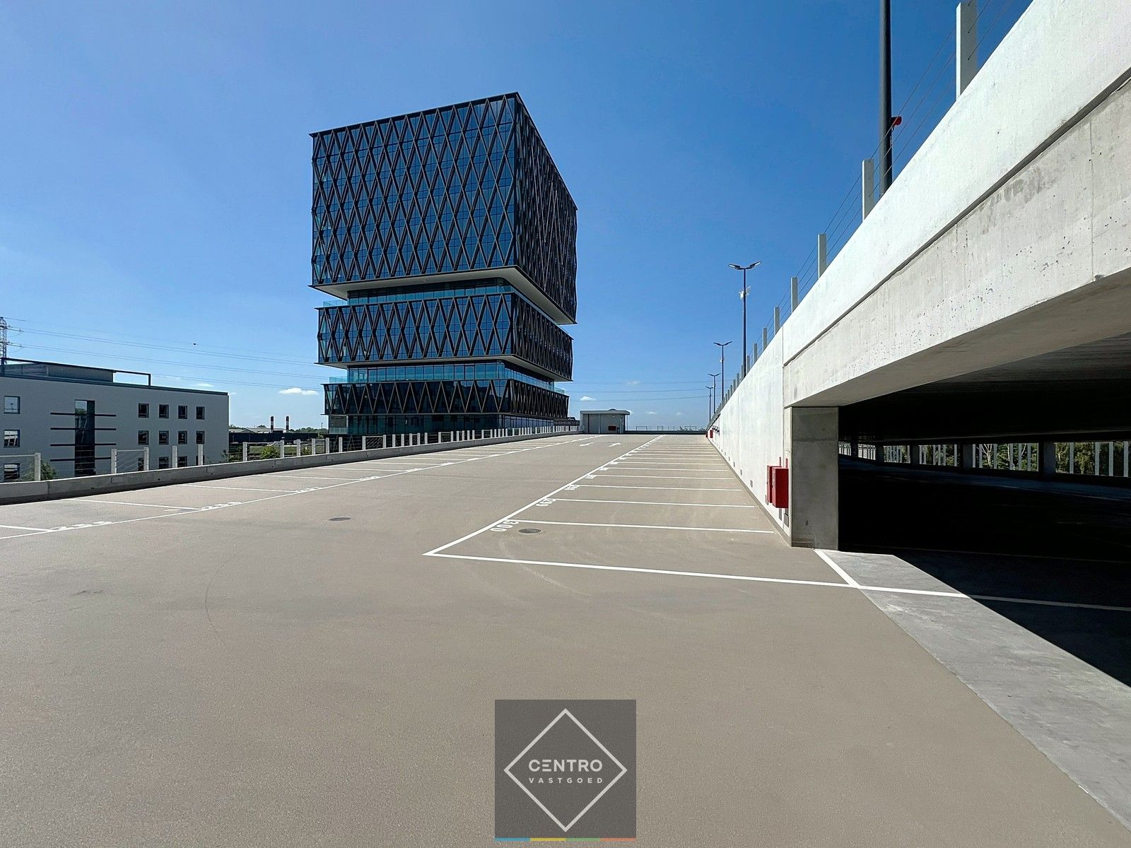 SCHERP GEPRIJSDE kantoorruimte (±240m²) met prachtige zichten in de Westwing Tower op de derde verdieping ! foto 19