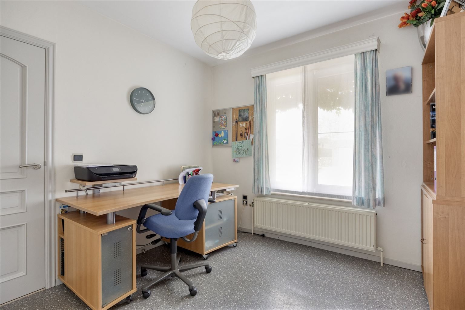 Gelijkvloerse, vrijstaande woning met 3 slaapkamers, omheinde tuin en garage op een rustige locatie nabij het centrum van Maaseik. foto 21
