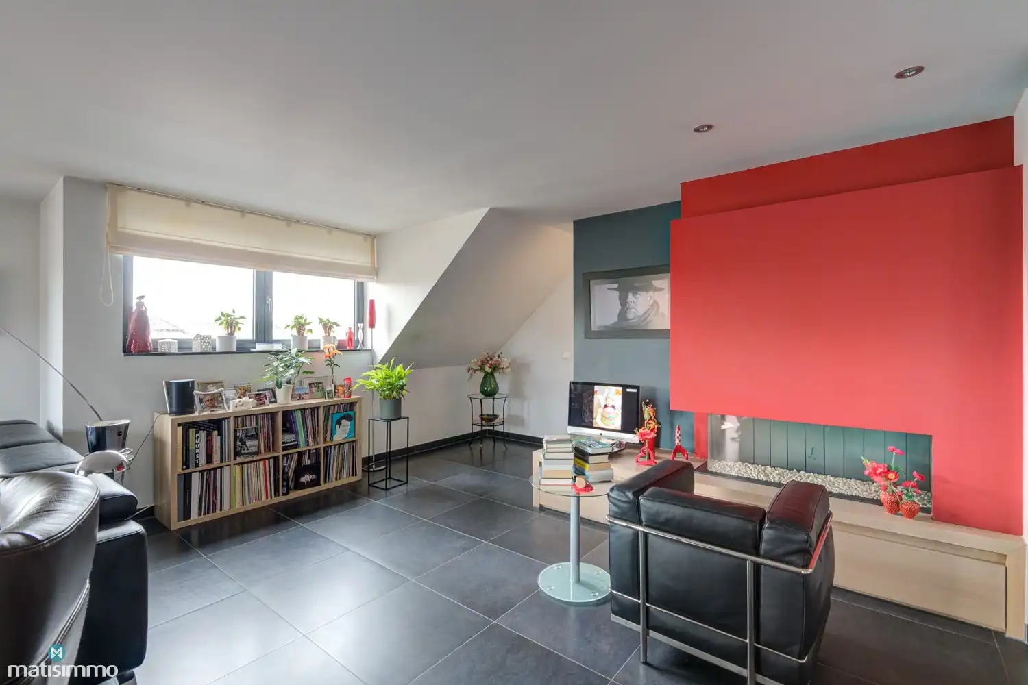 ZEER RUIM EN MODERN DUPLEXAPPARTEMENT (234M²) MET 5 SLAAPKAMERS, 2 BADKAMERS, 2 TERRASSEN, 2 KELDERS, DUBBELE GARAGE (60M²) (+ OPTIONEEL GARAGE) IN HET CENTRUM VAN LANAKEN foto 7