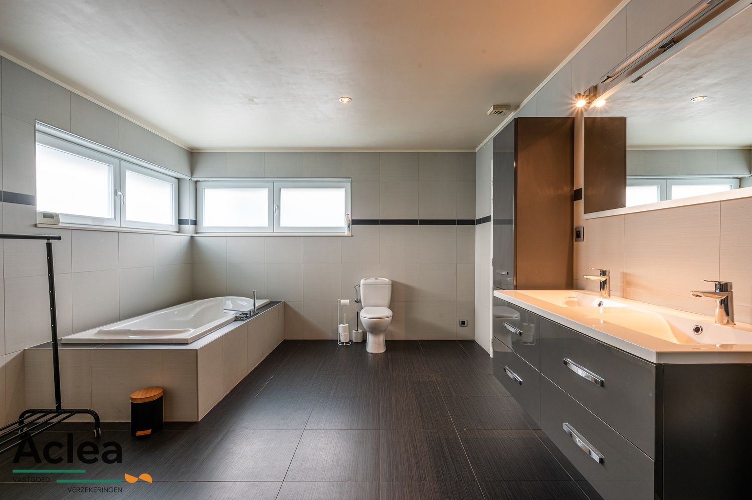 Moderne alleenstaande woning op een ruim perceel foto 15
