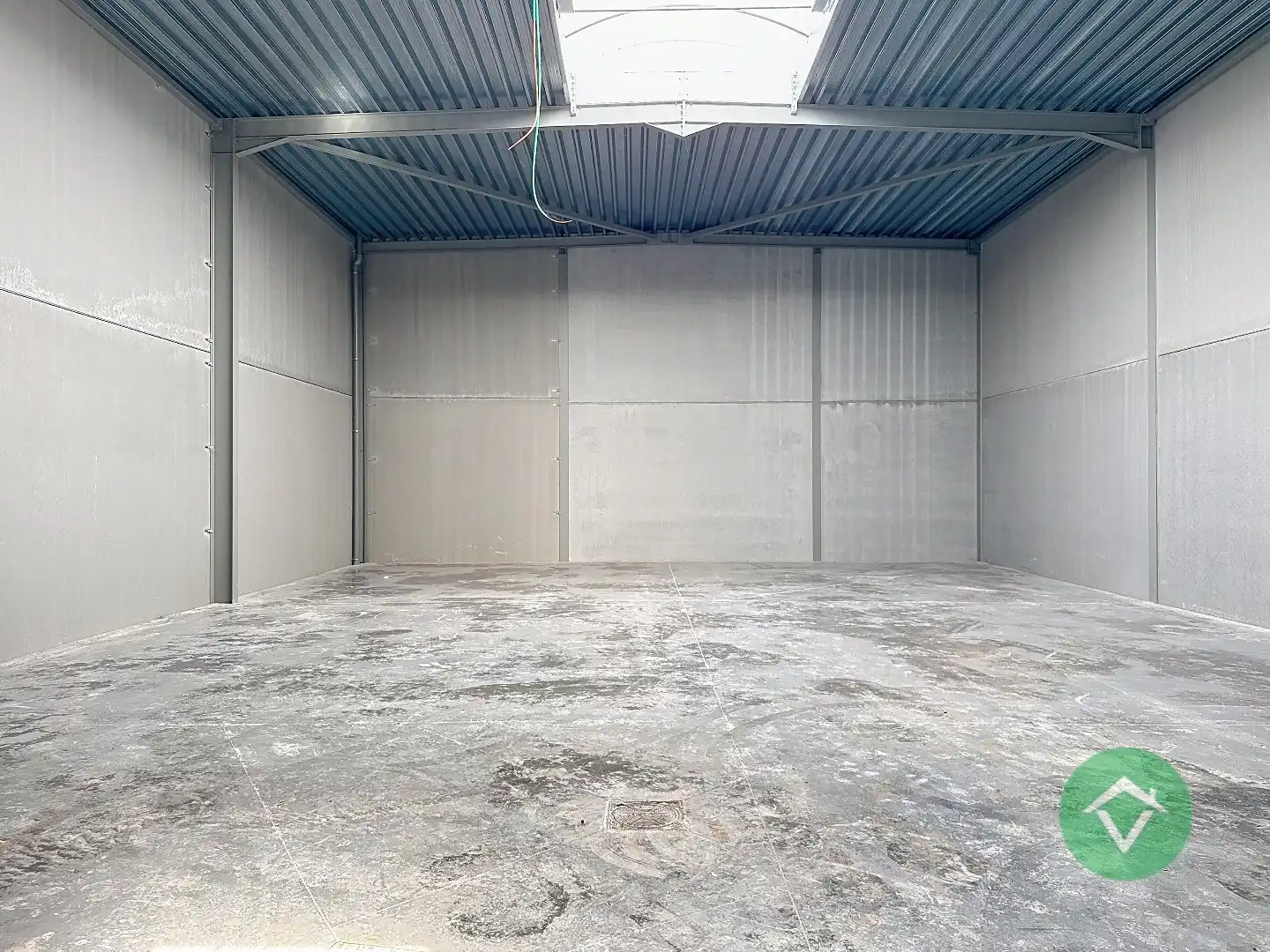 Nieuwbouw loods KMO-UNIT te koop – 237 m² met 1 parkeerplaats inbegrepen op de industriezone te Aartrijke foto 3