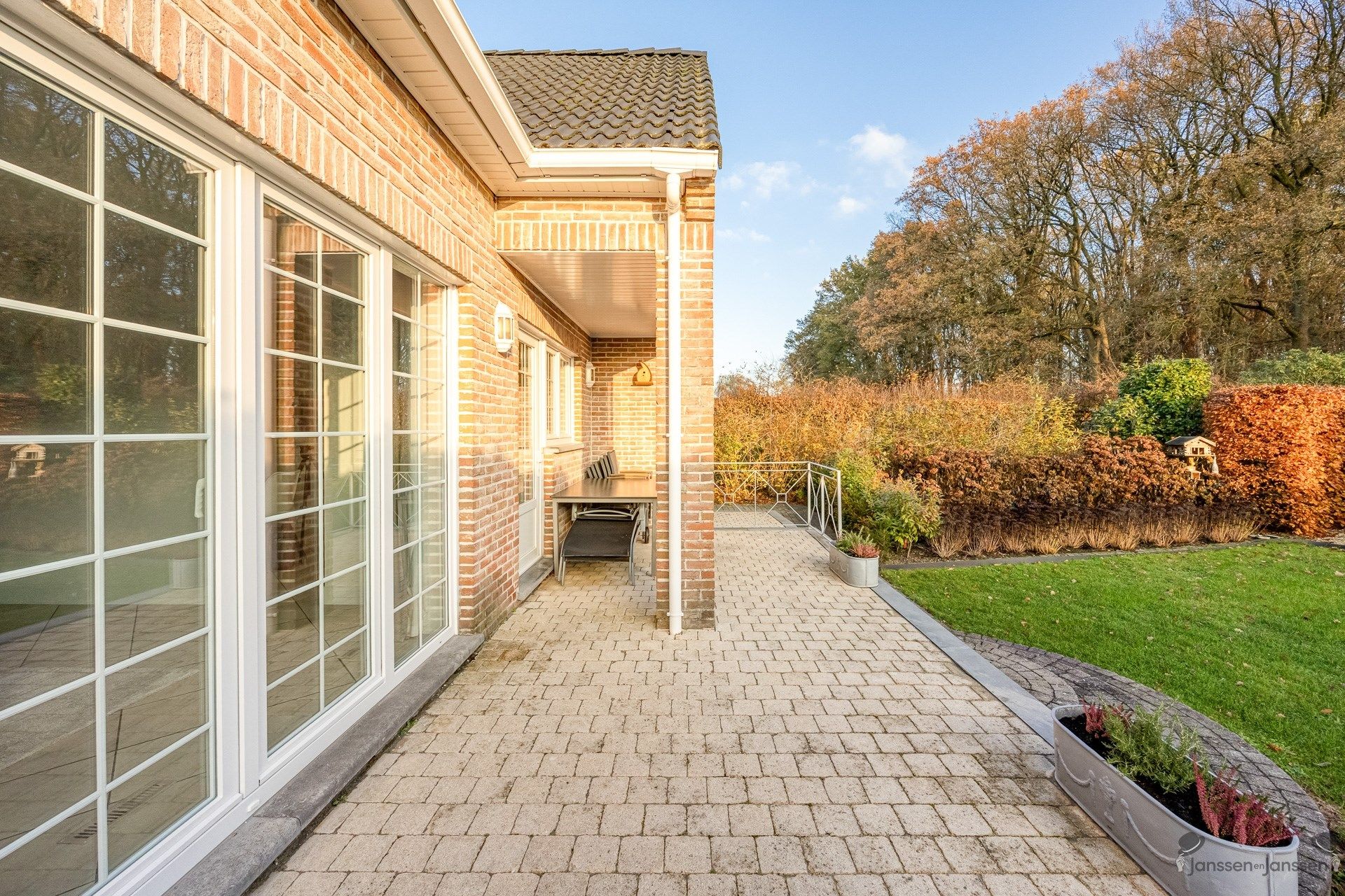 Lichtrijke, top-onderhouden woning in een doodlopende straat in hartje Sint-Job foto 23