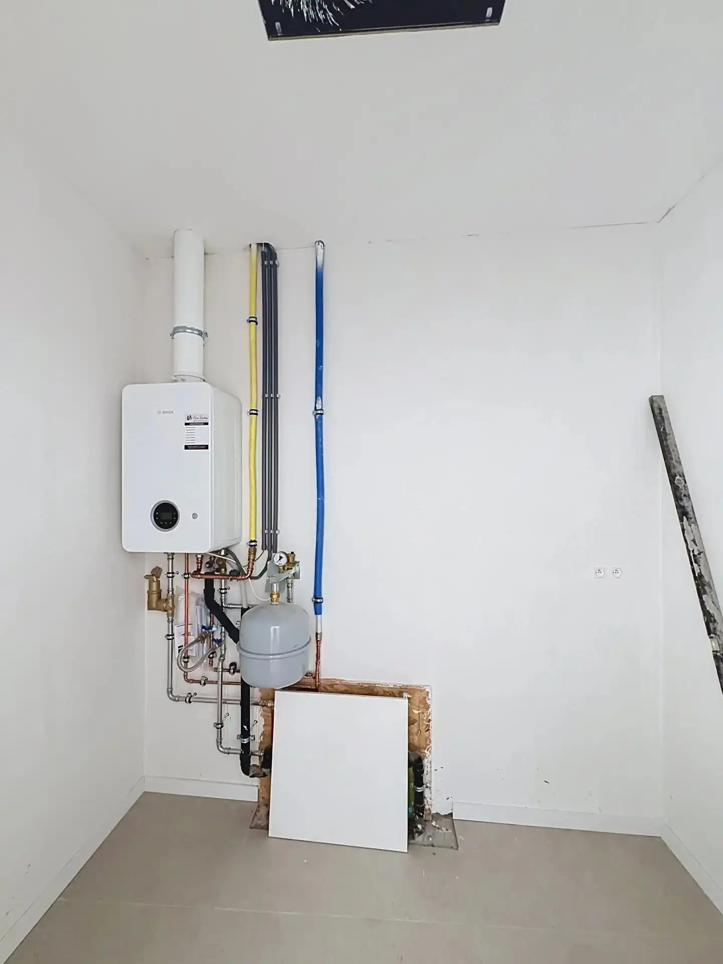 Luxueus en modern afgewerkt gelijkvloers appartement met tuin en 1 slaapkamer. foto 22