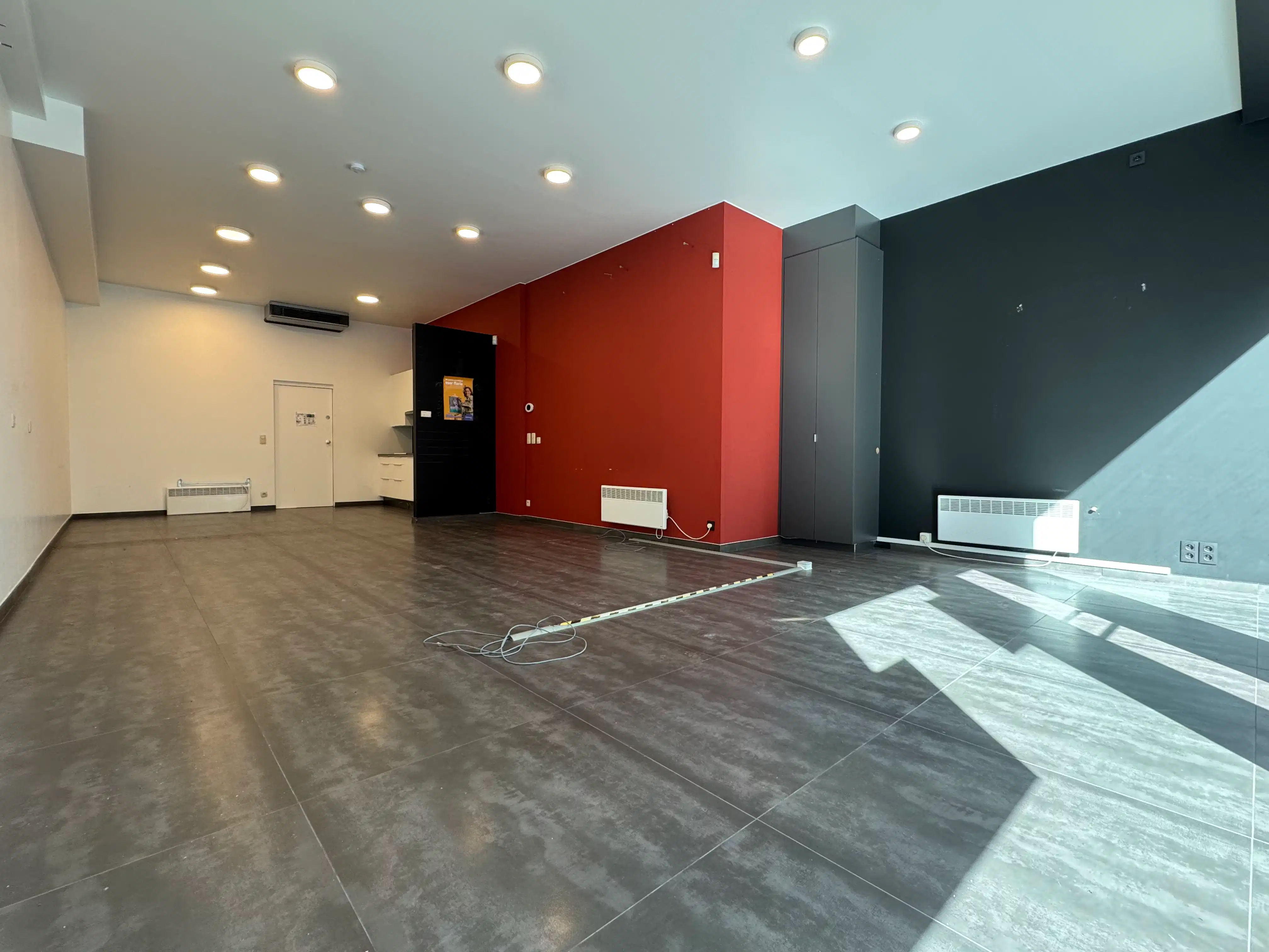 Handelsgelijkvloers 69m² foto 3