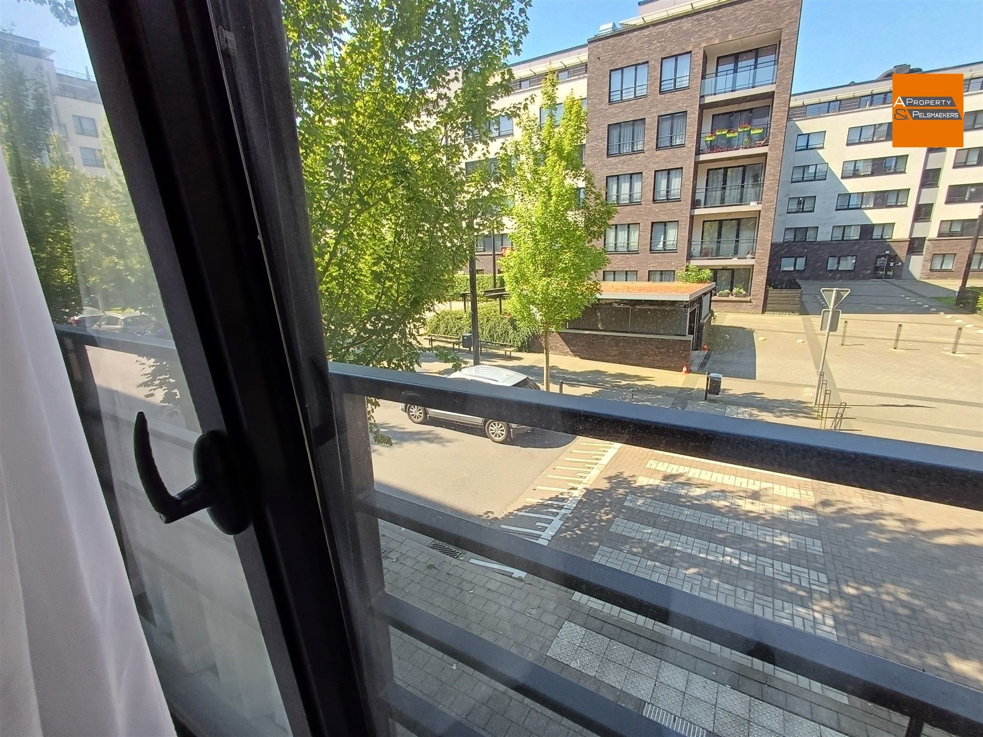 Ruime gemeubileerde studio met parkeerplaats en kelder foto 15