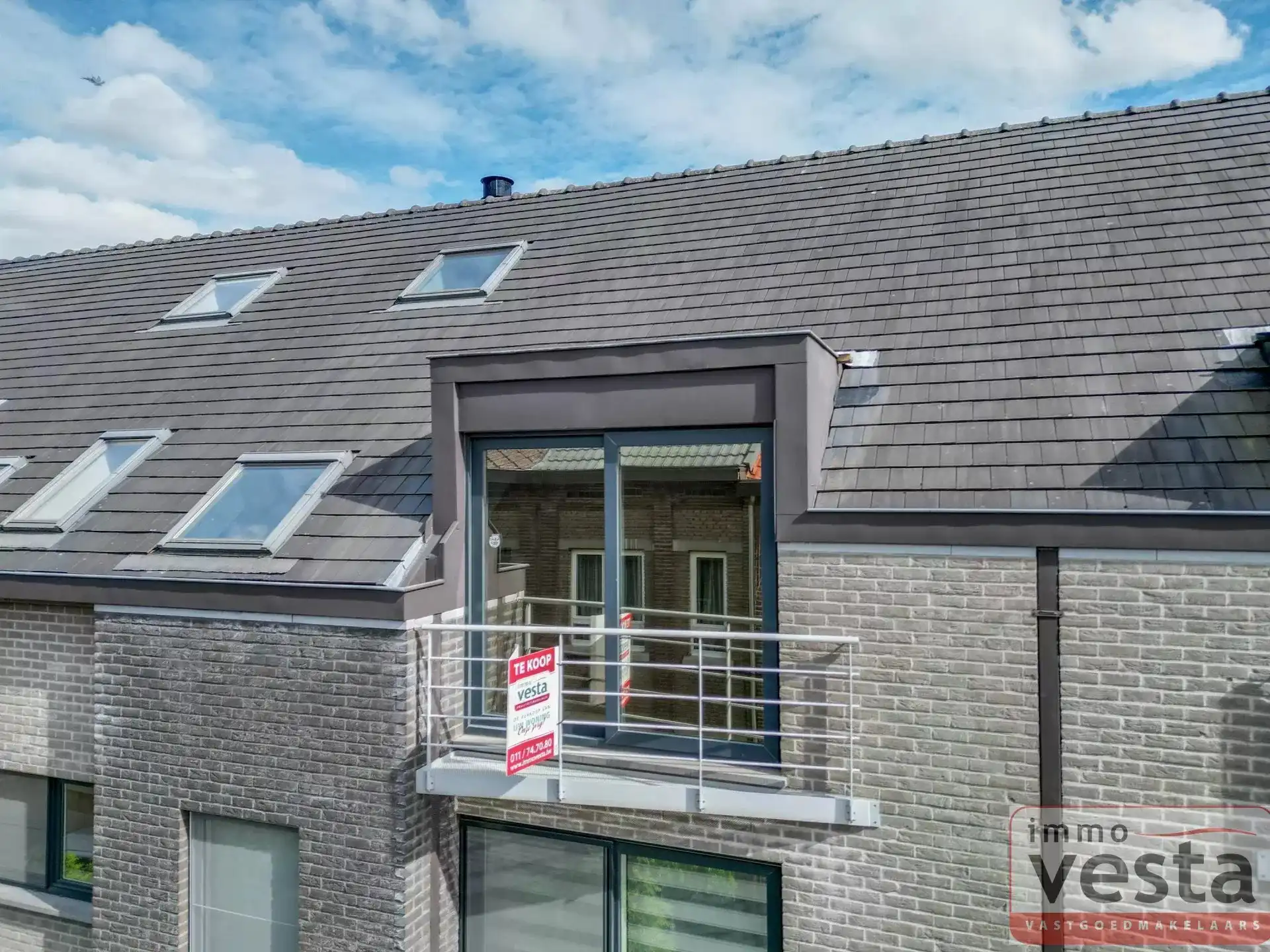 Ruim appartement in Sint-Truiden foto {{pictureIndex}}