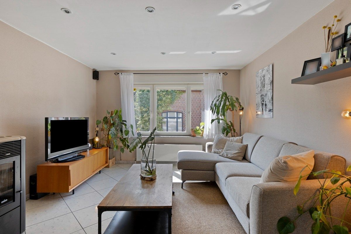 Charmante driegevelwoning foto 2