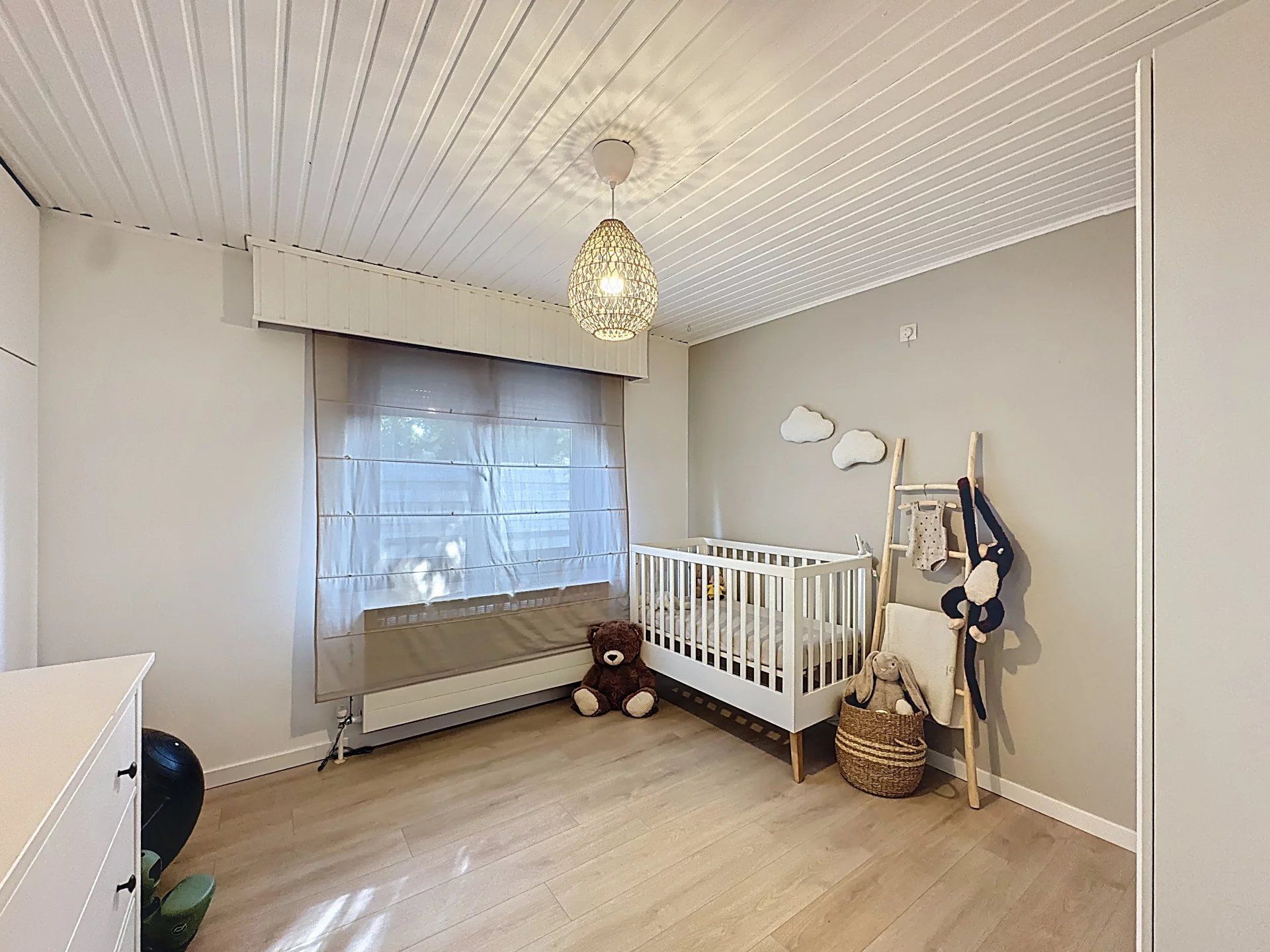 Gelijkvloerse woning op ruim perceel (8 are) in landelijke omgeving. foto 13
