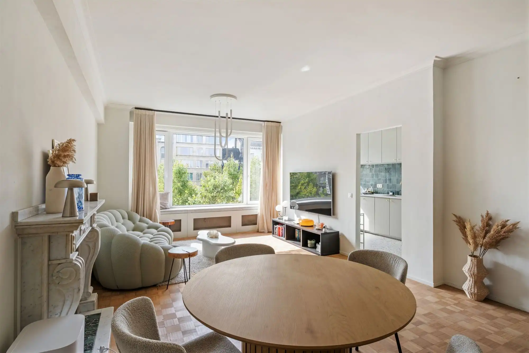 Stijlvol gerenoveerd stadsappartement met terras foto 3