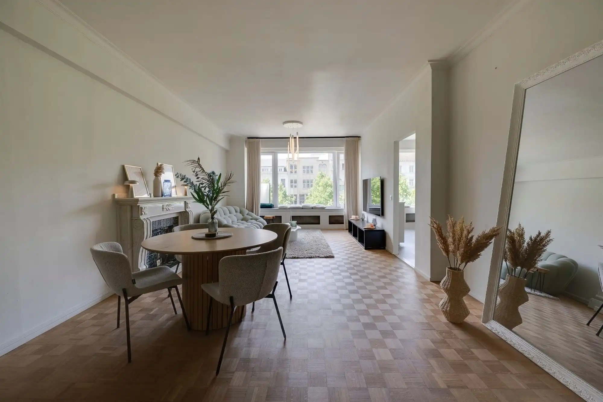 Stijlvol gerenoveerd stadsappartement met terras foto 3