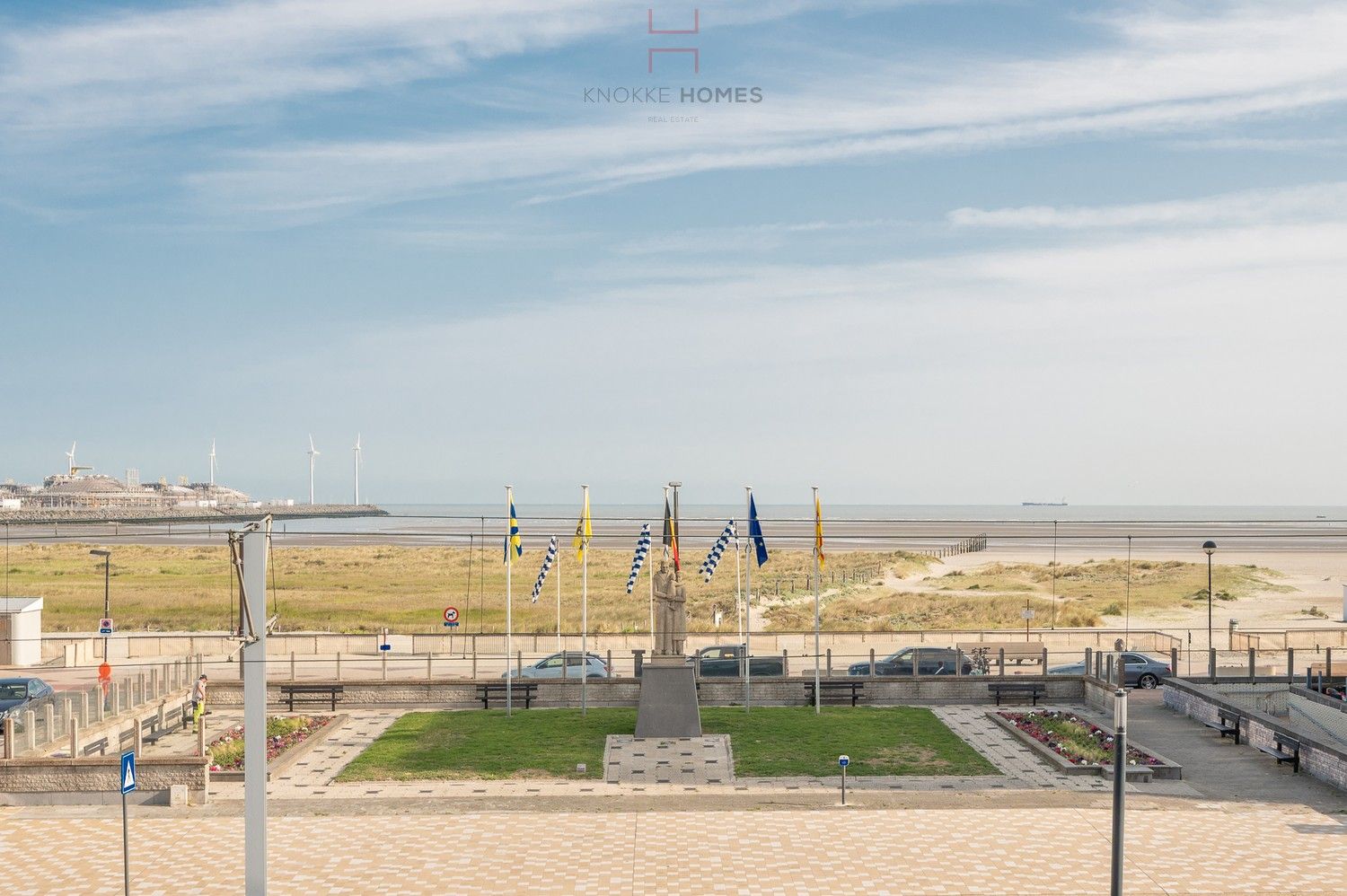 Modern gerenoveerd appartement met frontaal zeezicht in Heist-aan-zee foto 2