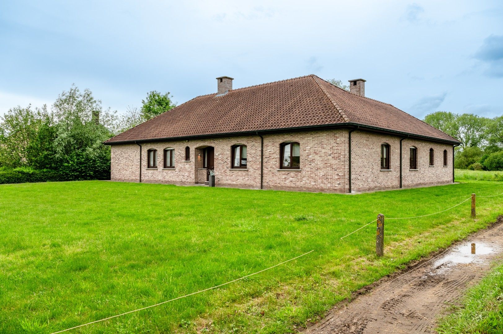 Hoofdfoto van de publicatie: Landelijk gelegen villa.