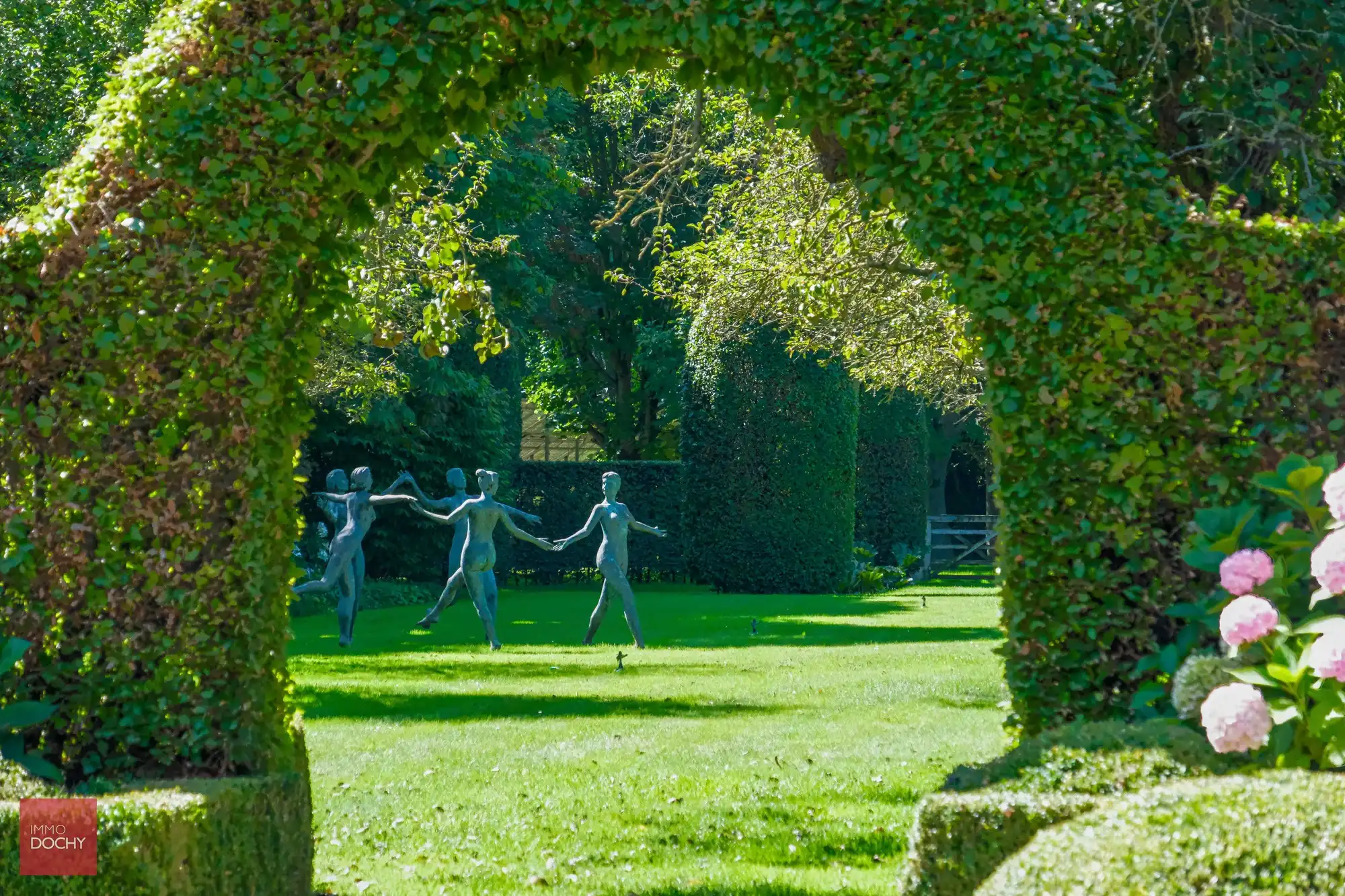 Ruim villa-landhuis met zwembad en poolhouse foto 13