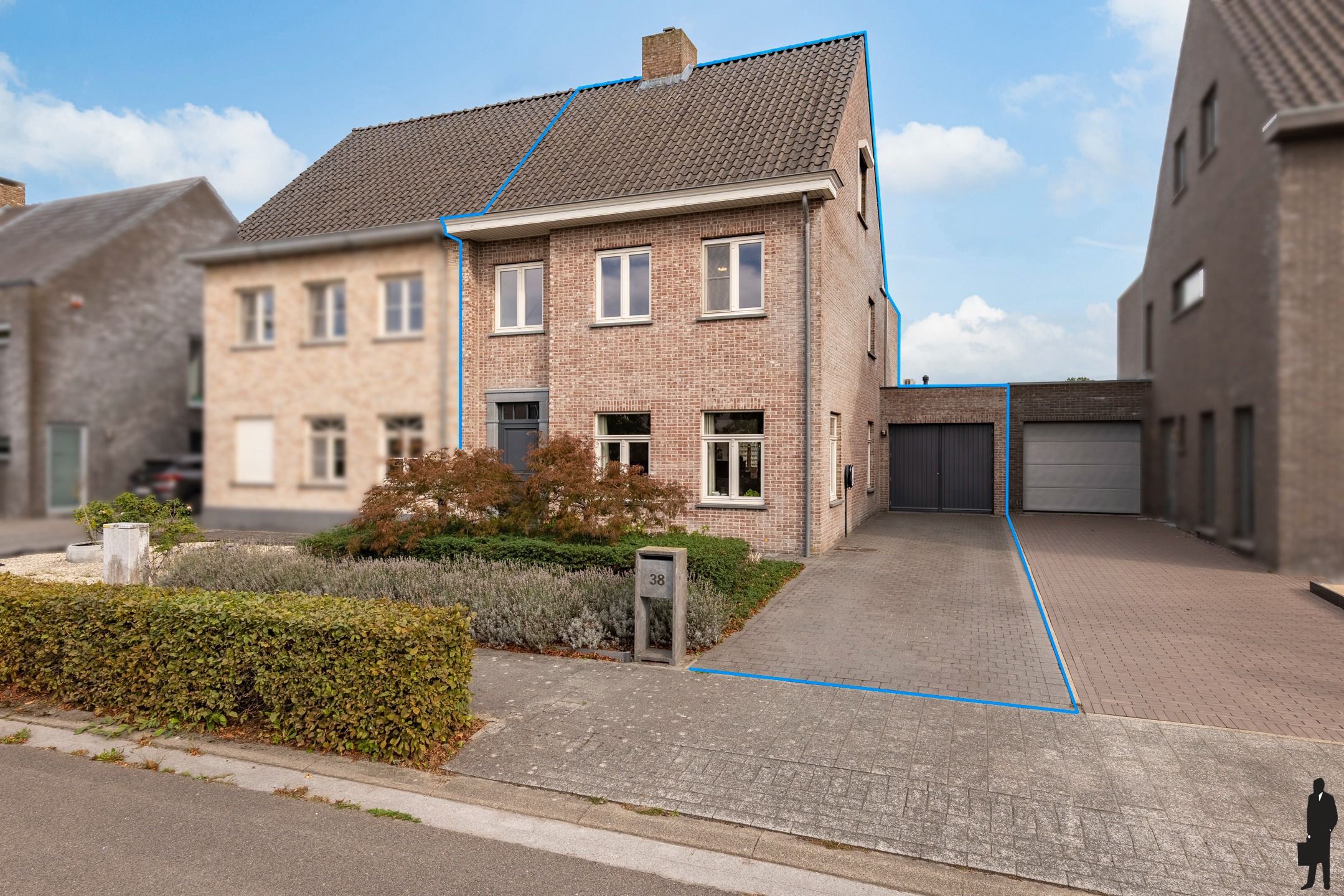 4 slaapkamers, riante kelder, garage en aangelegde tuin foto 2