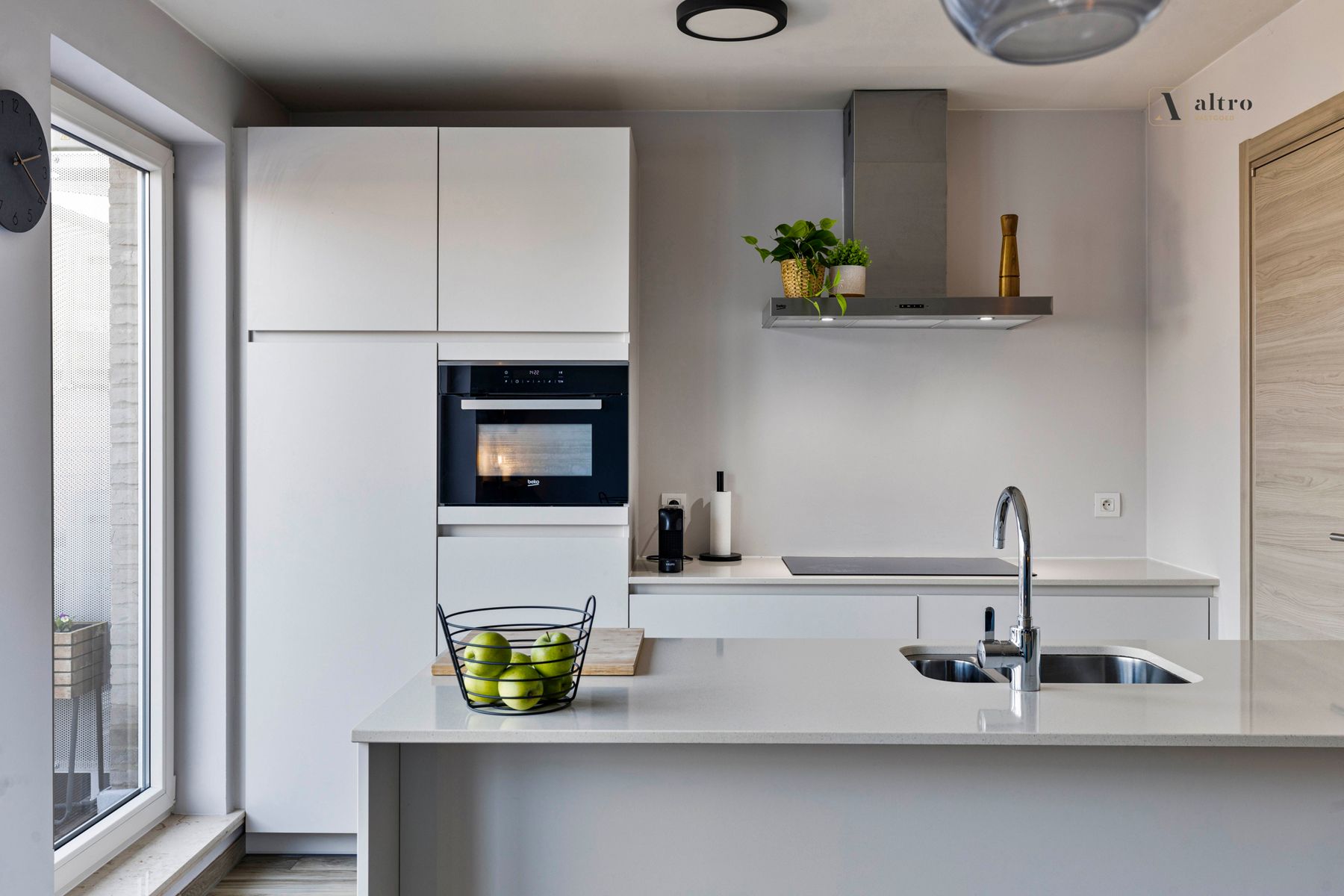 Topkans: recent gebouwd energiezuinig app & lichtrijk terras foto {{pictureIndex}}