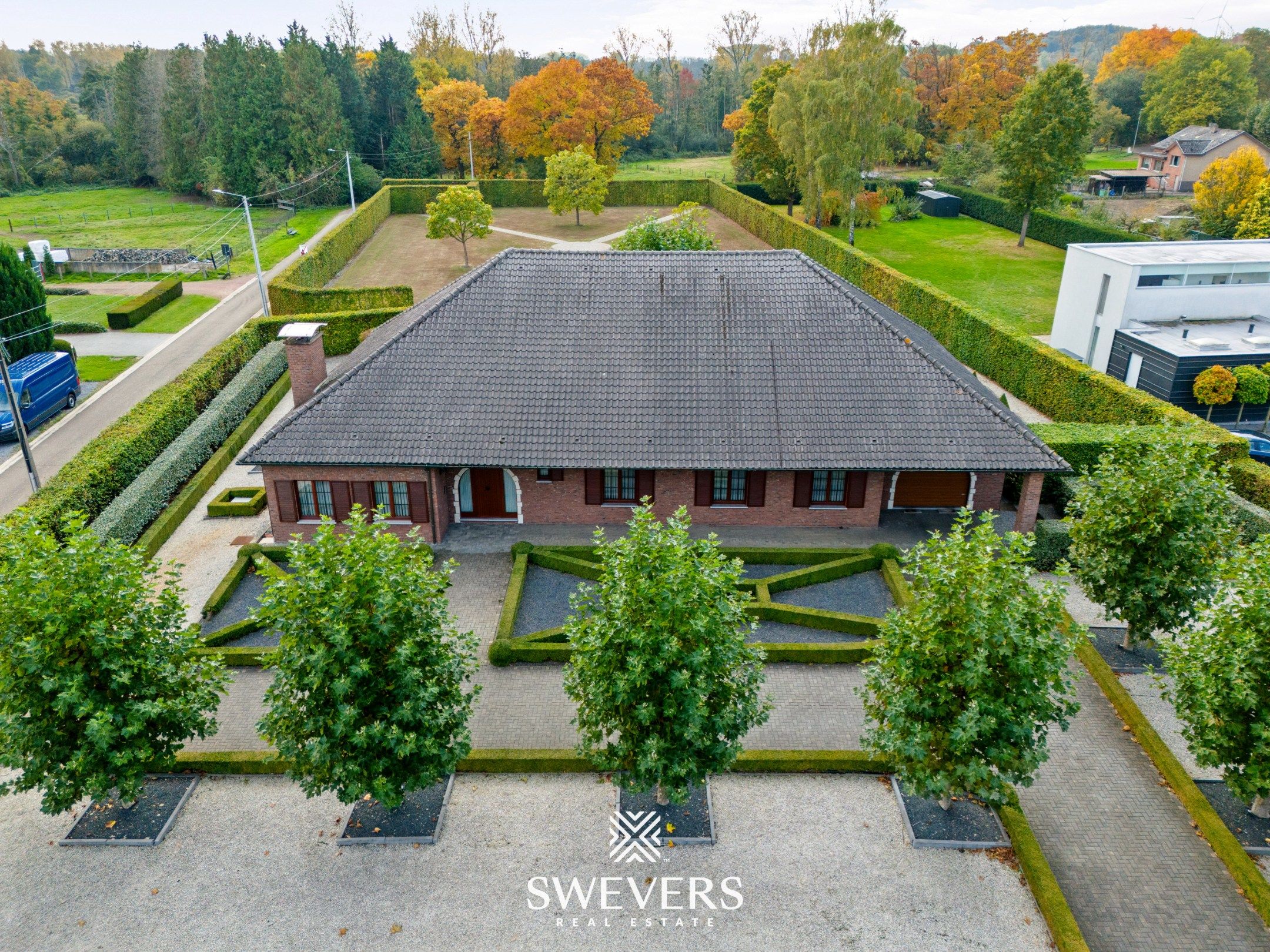 Villa met 395m² woonruimte op 48a zuidgericht perceel foto 30