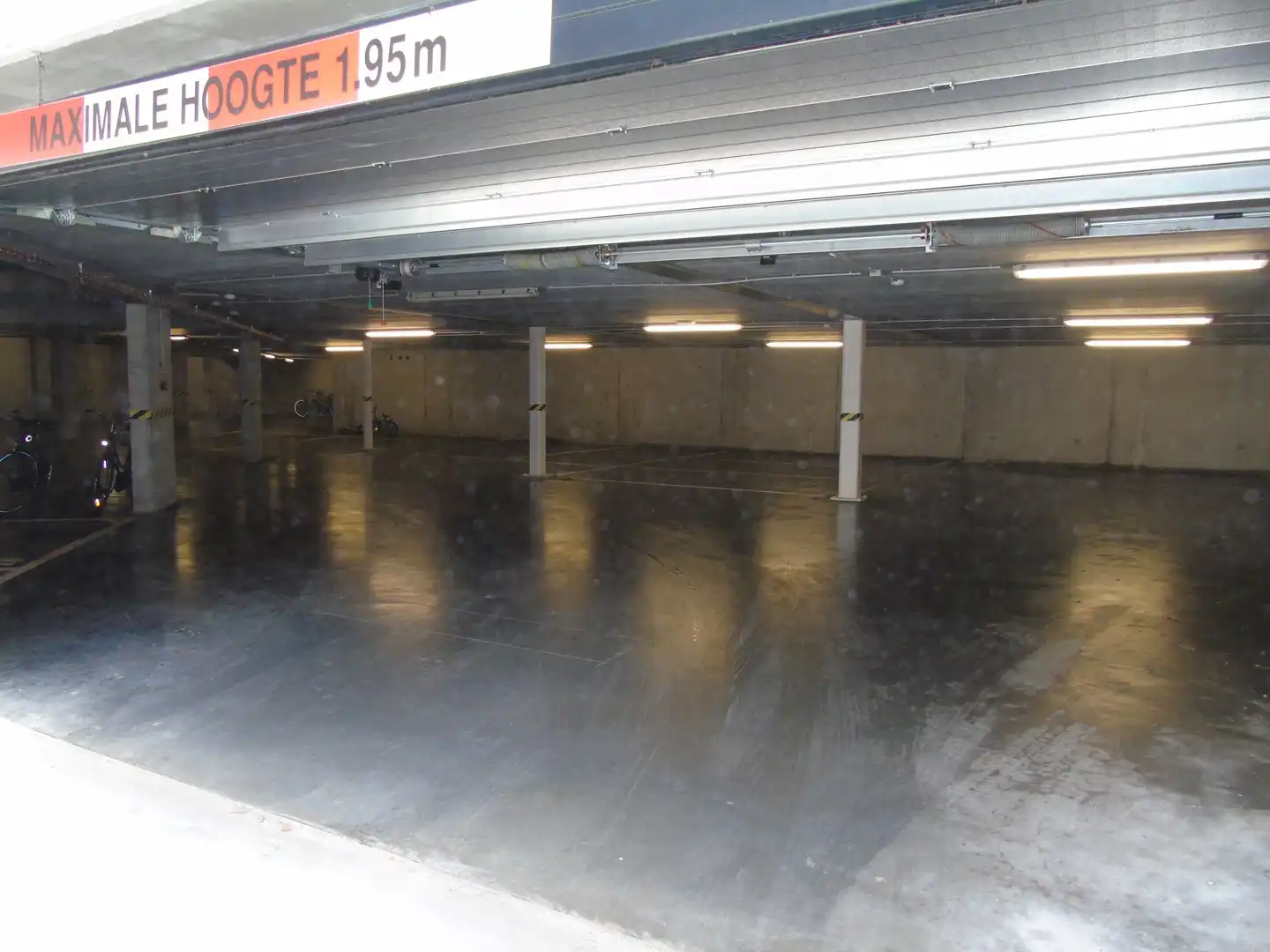 Te koop: 4 ondergrondse autostaanplaatsen foto 3