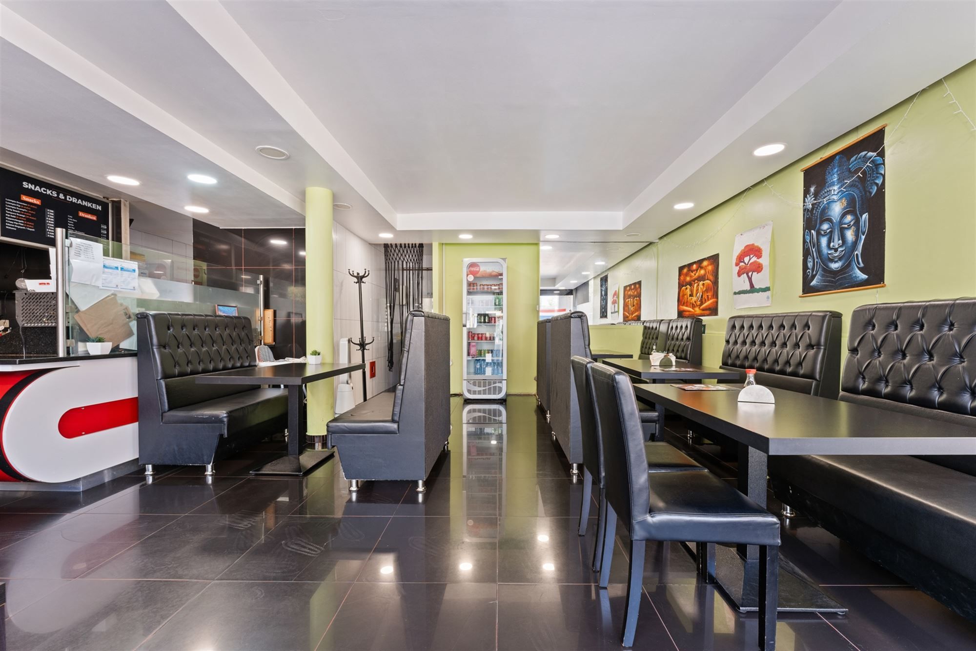 RUIM HANDELSPAND MET GOEDE VISIBILITEIT IN KOERSEL CENTRUM foto 3