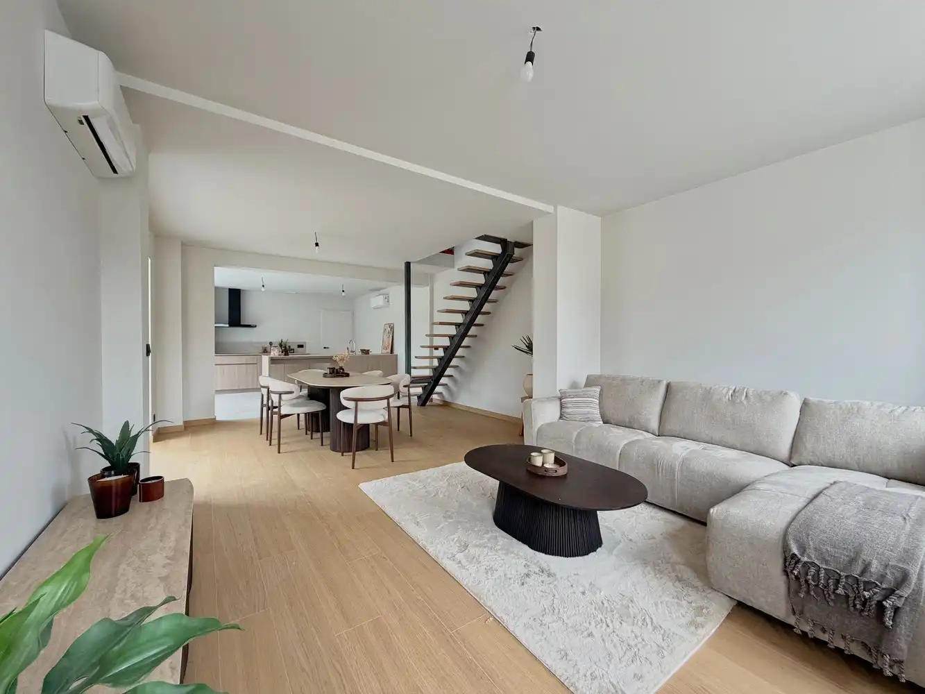 Exclusieve, energiezuinige woning met 3 slpks., 2 badks. + tuin foto 3