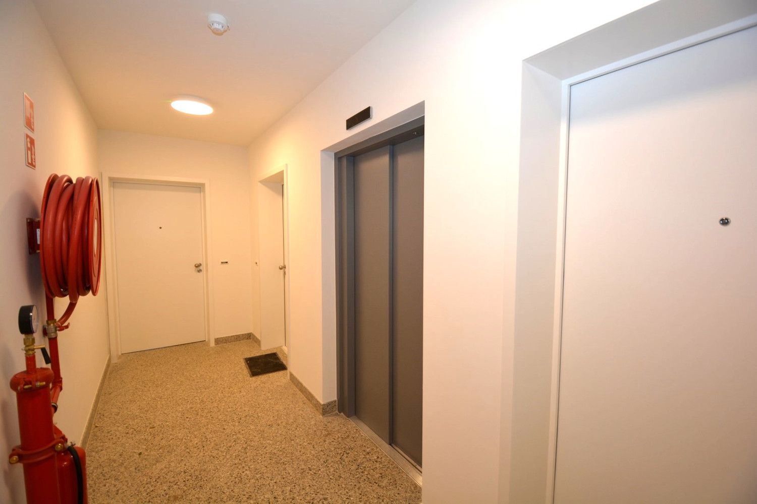 NIEUWBOUWAPP. MET 2 SLK, TERRAS EN PARKING! foto 16