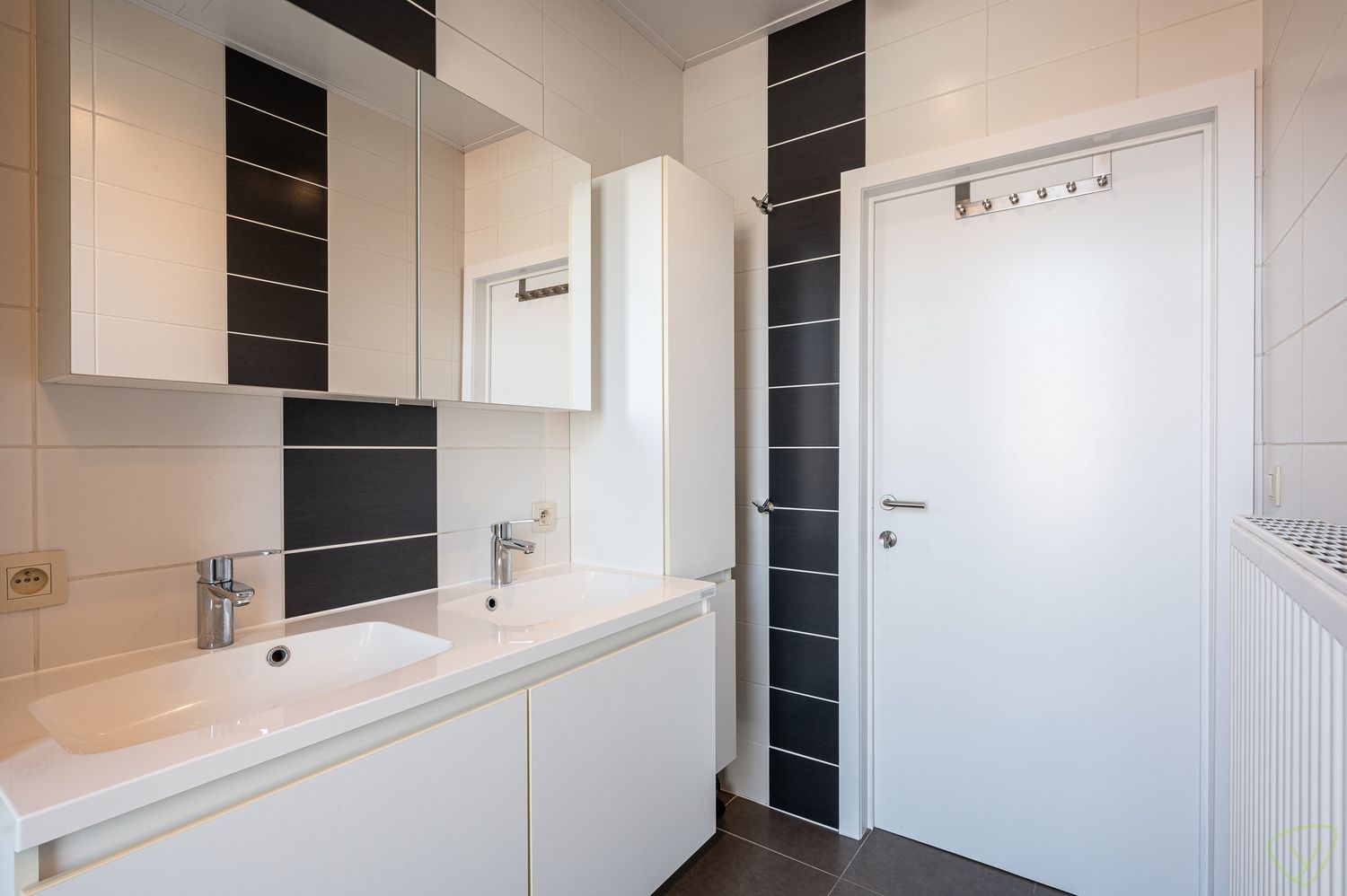 Instapklare woning met zonnige terrassen en garagebox foto 17