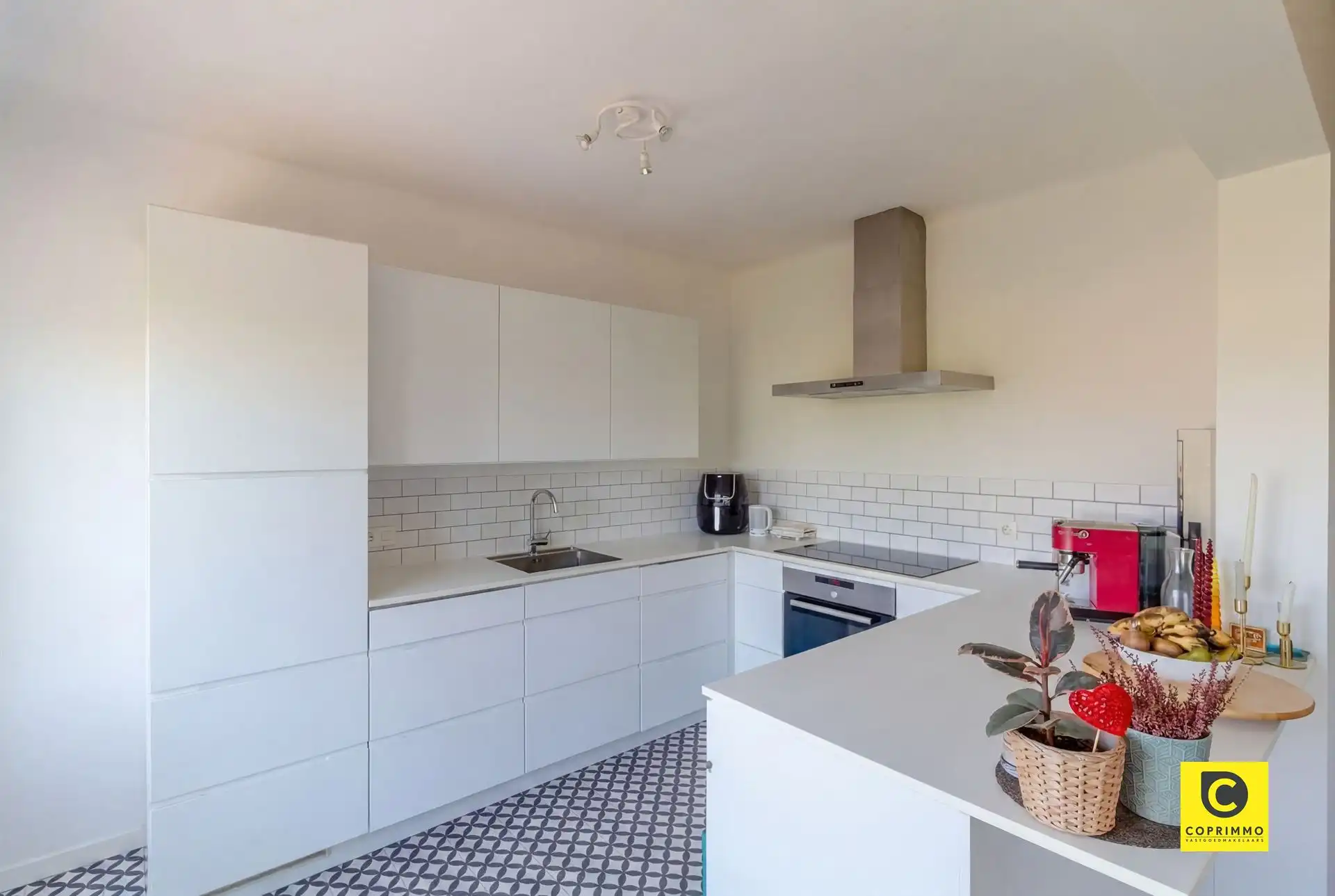 Instapklaar 3slpk appartement met terras en P! foto 3