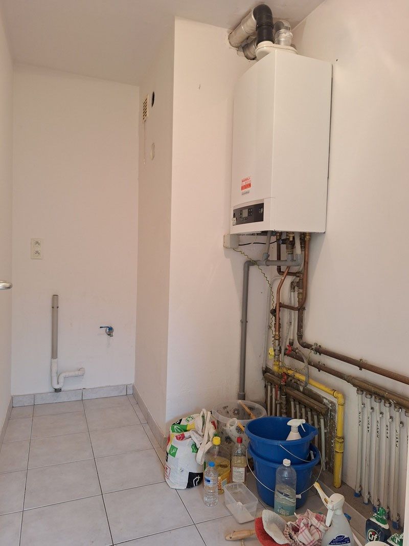 Stijlvol gelijkvloers appartement met terras en autostandplaats foto 15