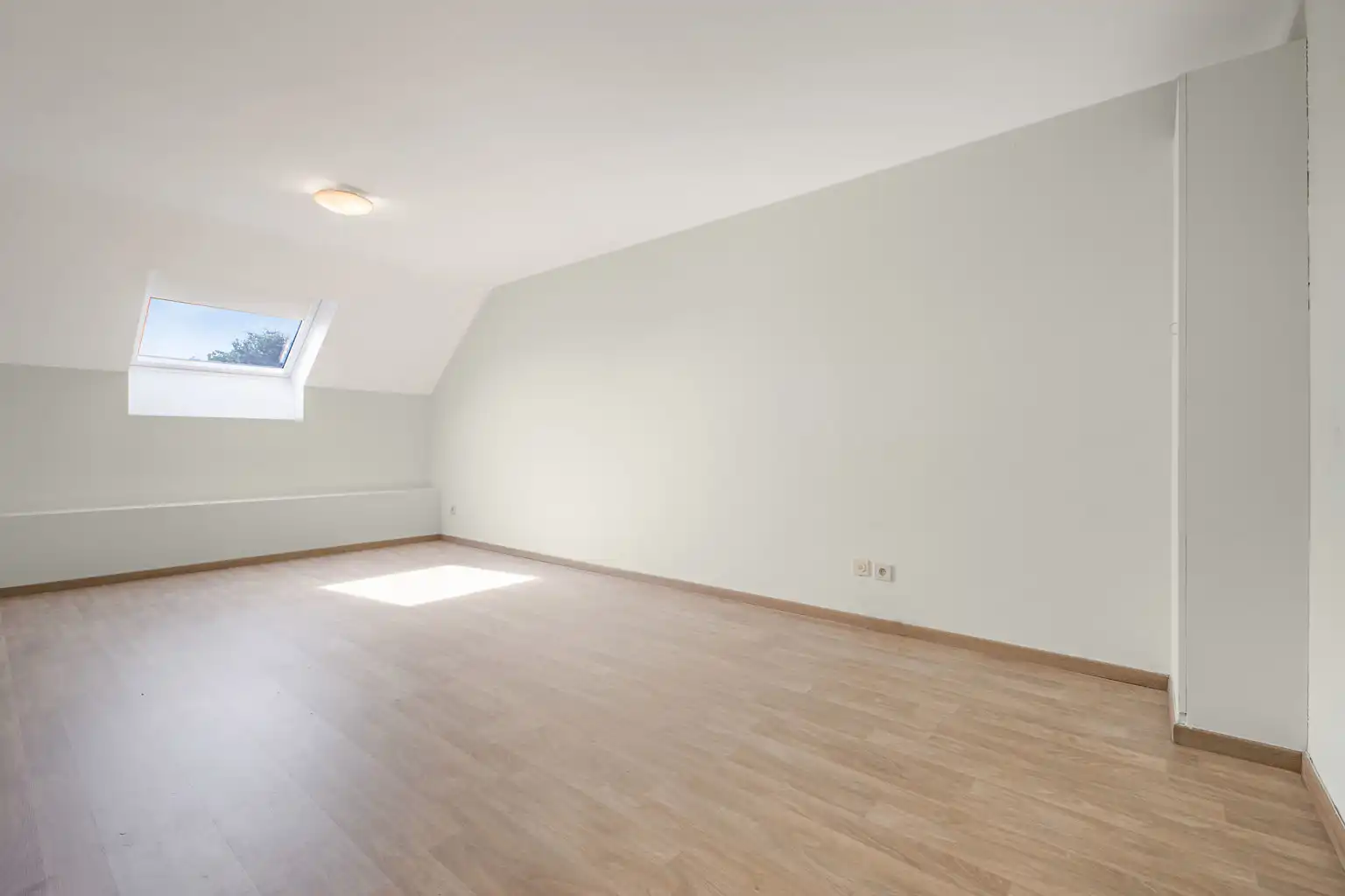 Appartement met 3 slpks, bureel, terras, kelder en garage foto 10
