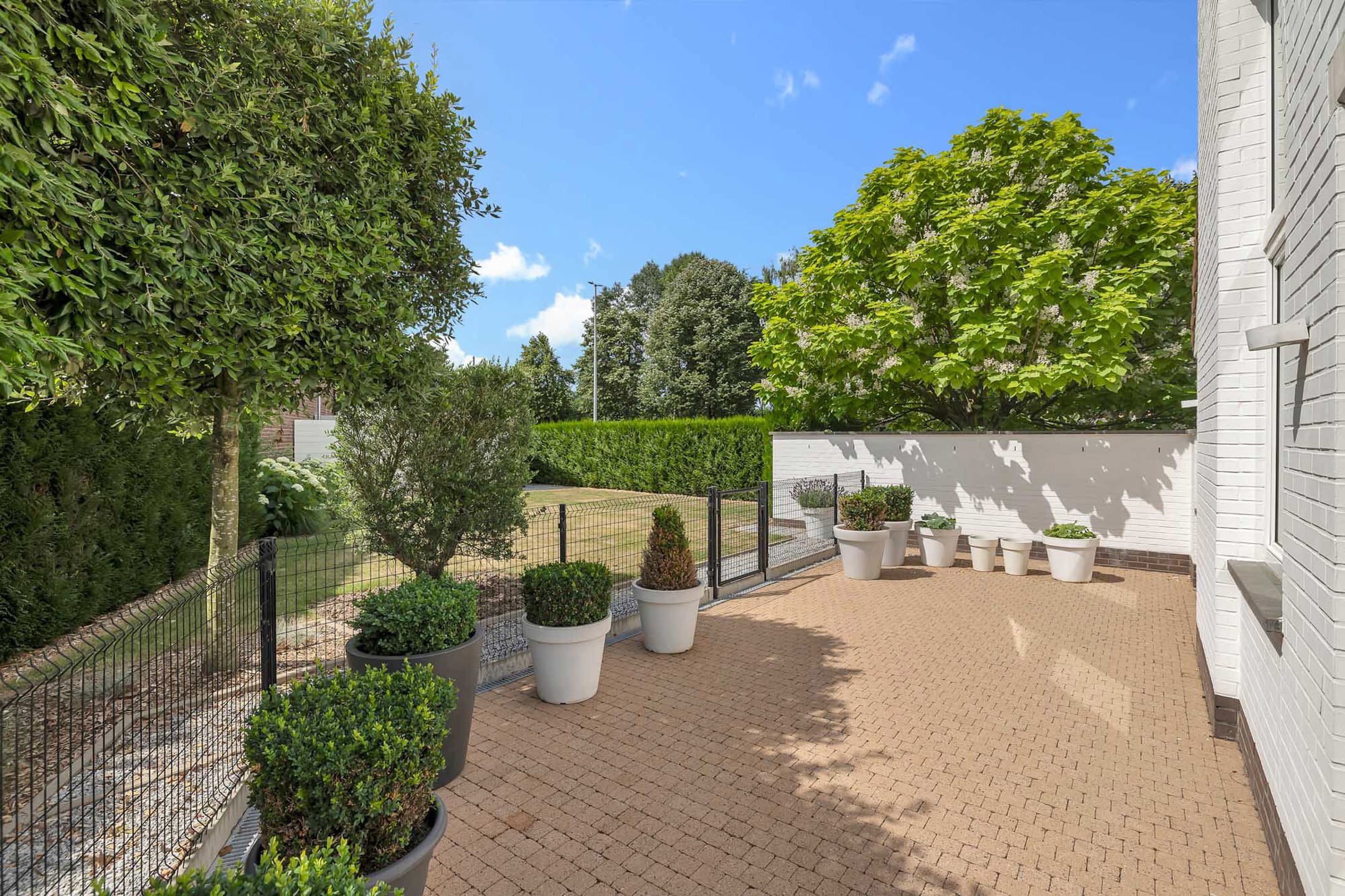 Instapklare villa in Erembodegem met hoogwaardige afwerking foto 25