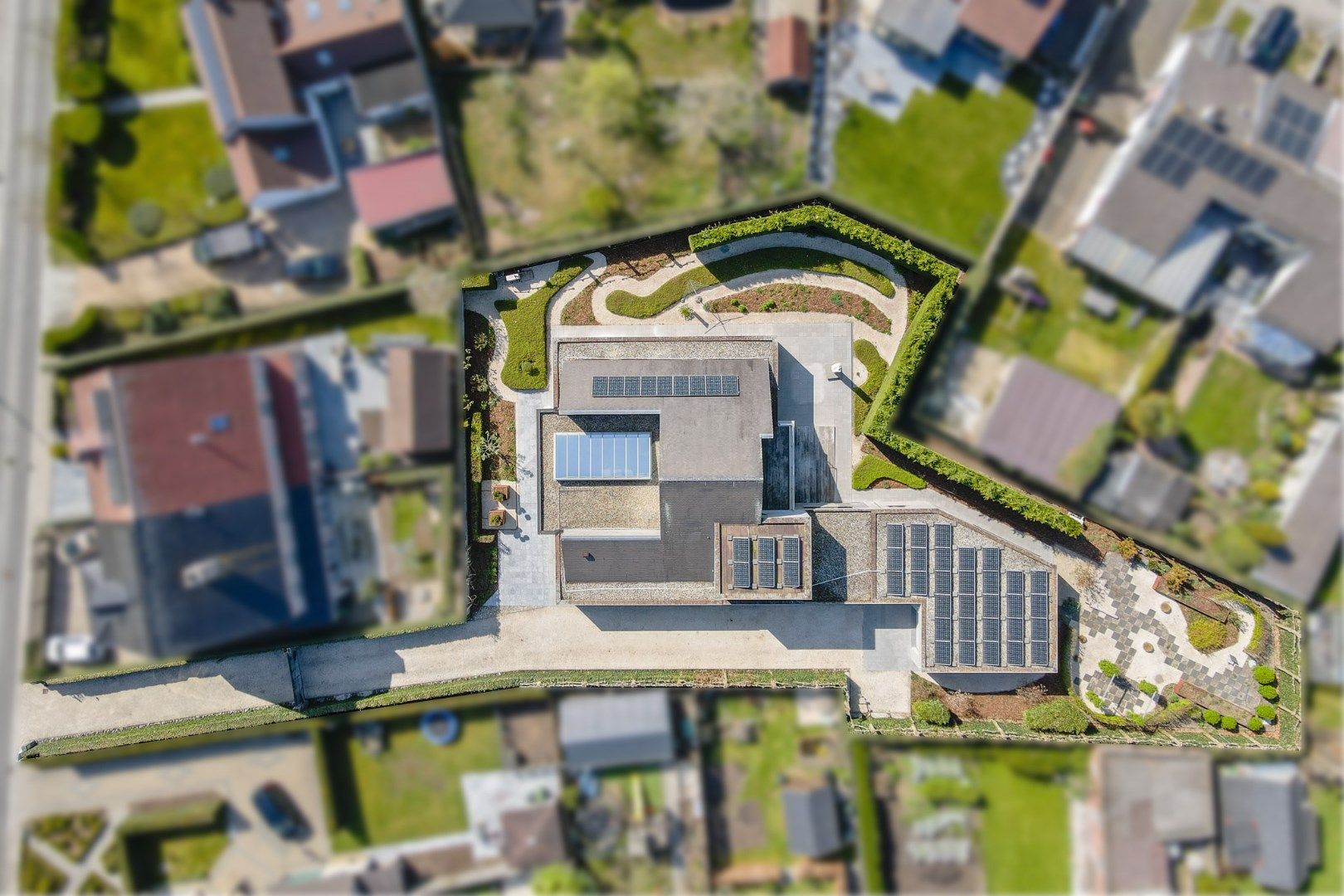 Exclusieve en energiezuinige villa op 1.613 m² te Sijsele foto {{pictureIndex}}