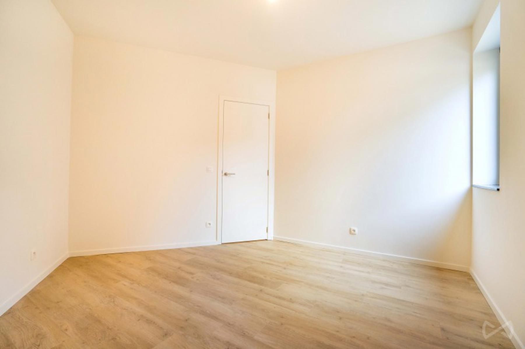 Nieuwbouw met terras en staanplaats  foto 6