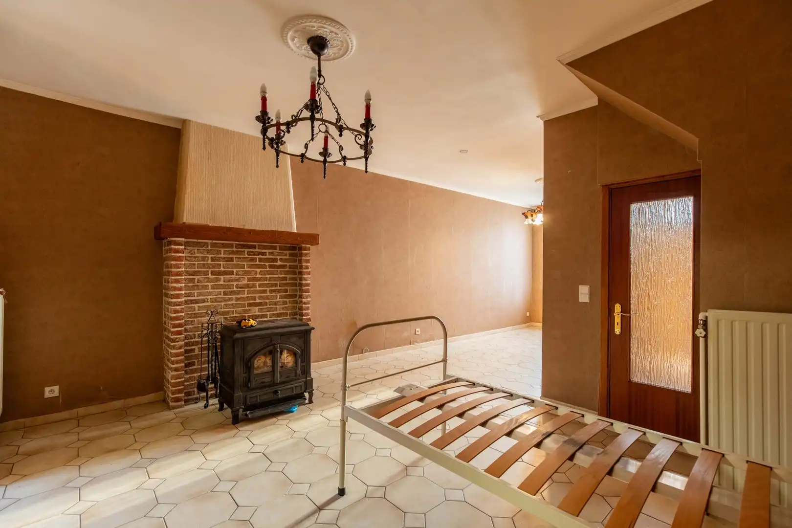 Op te frissen rijwoning in het centrum foto 5