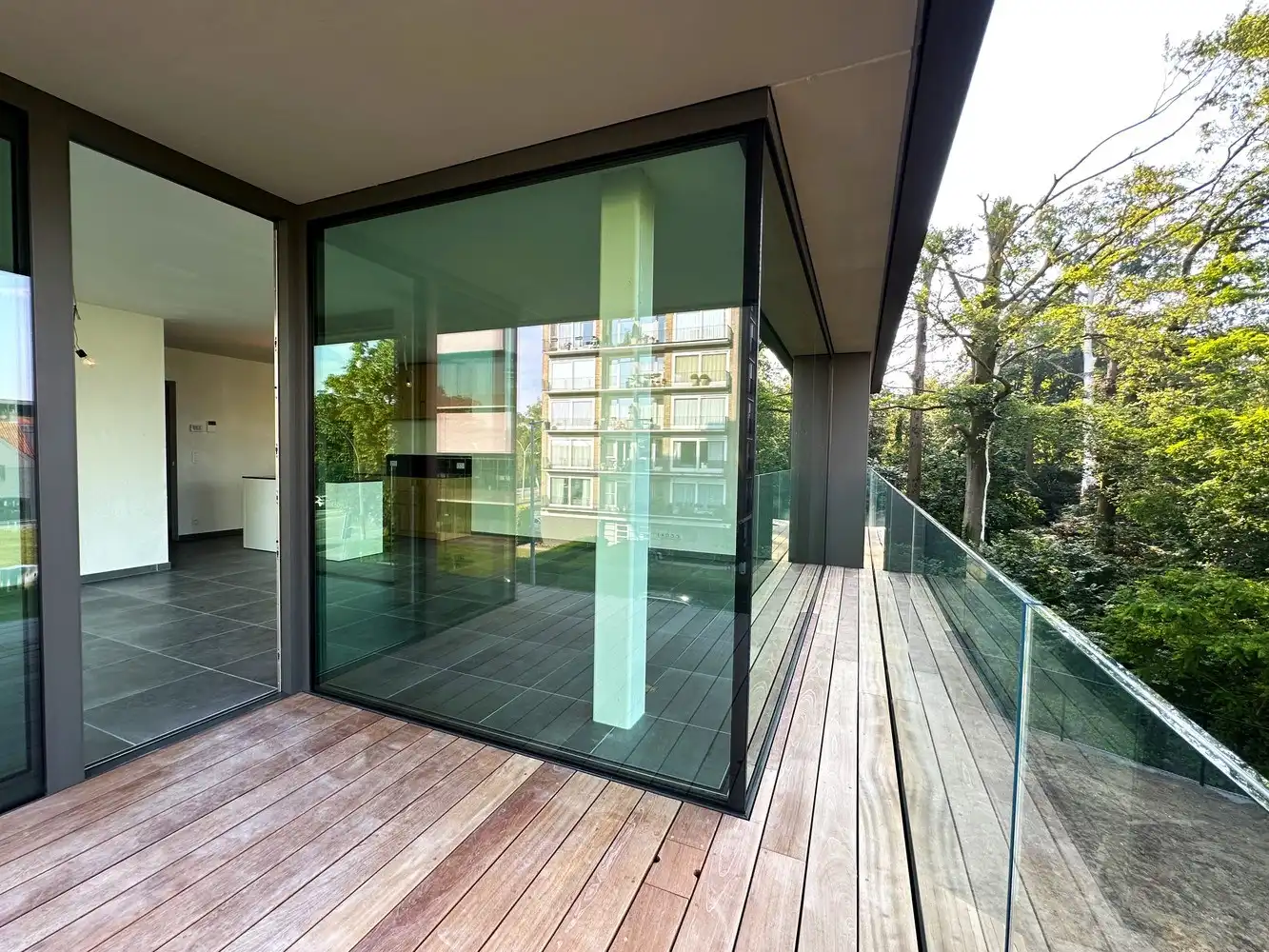 Stijlvol afgewerkt nieuwbouwproject foto 6