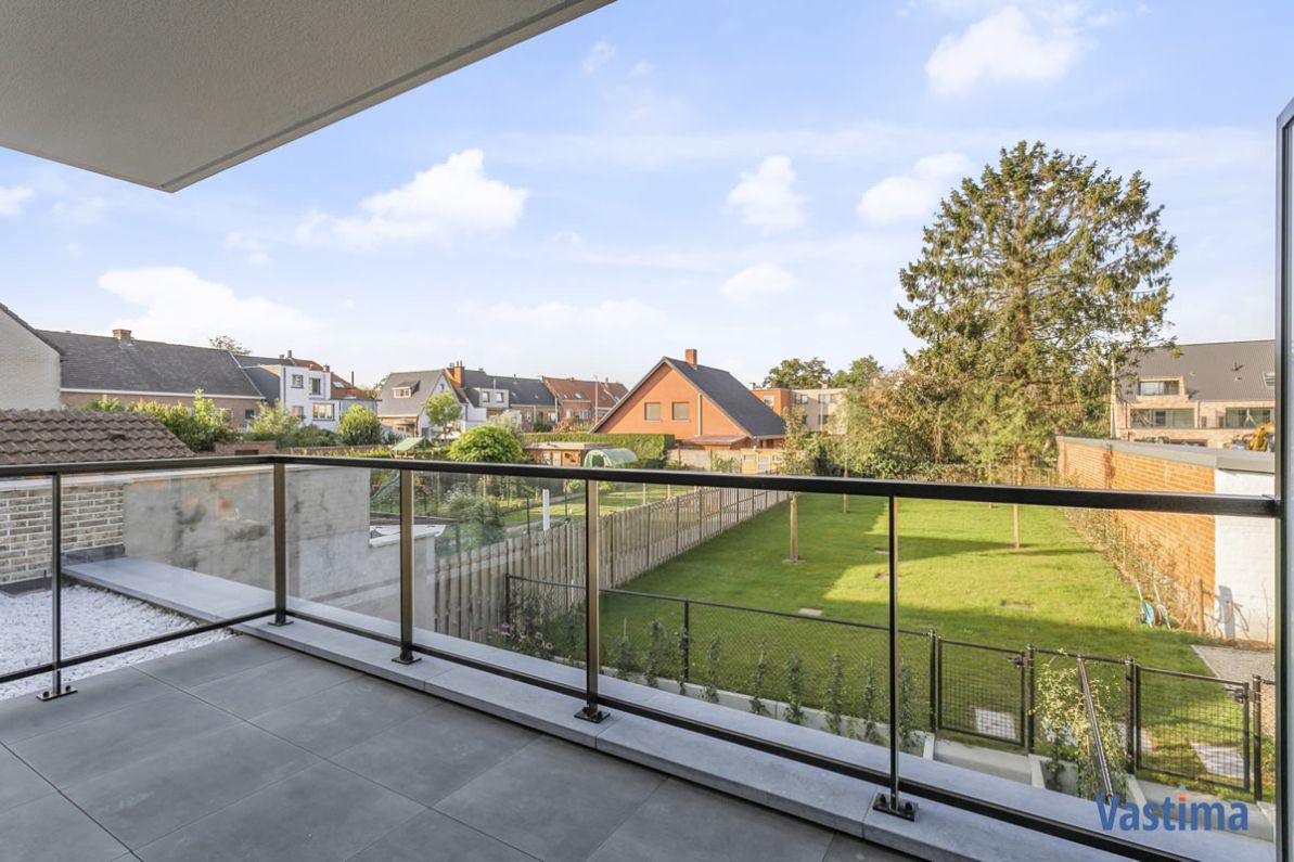 Recent appartement met 2 slaapkamers, terras en autostaanplaats foto 8