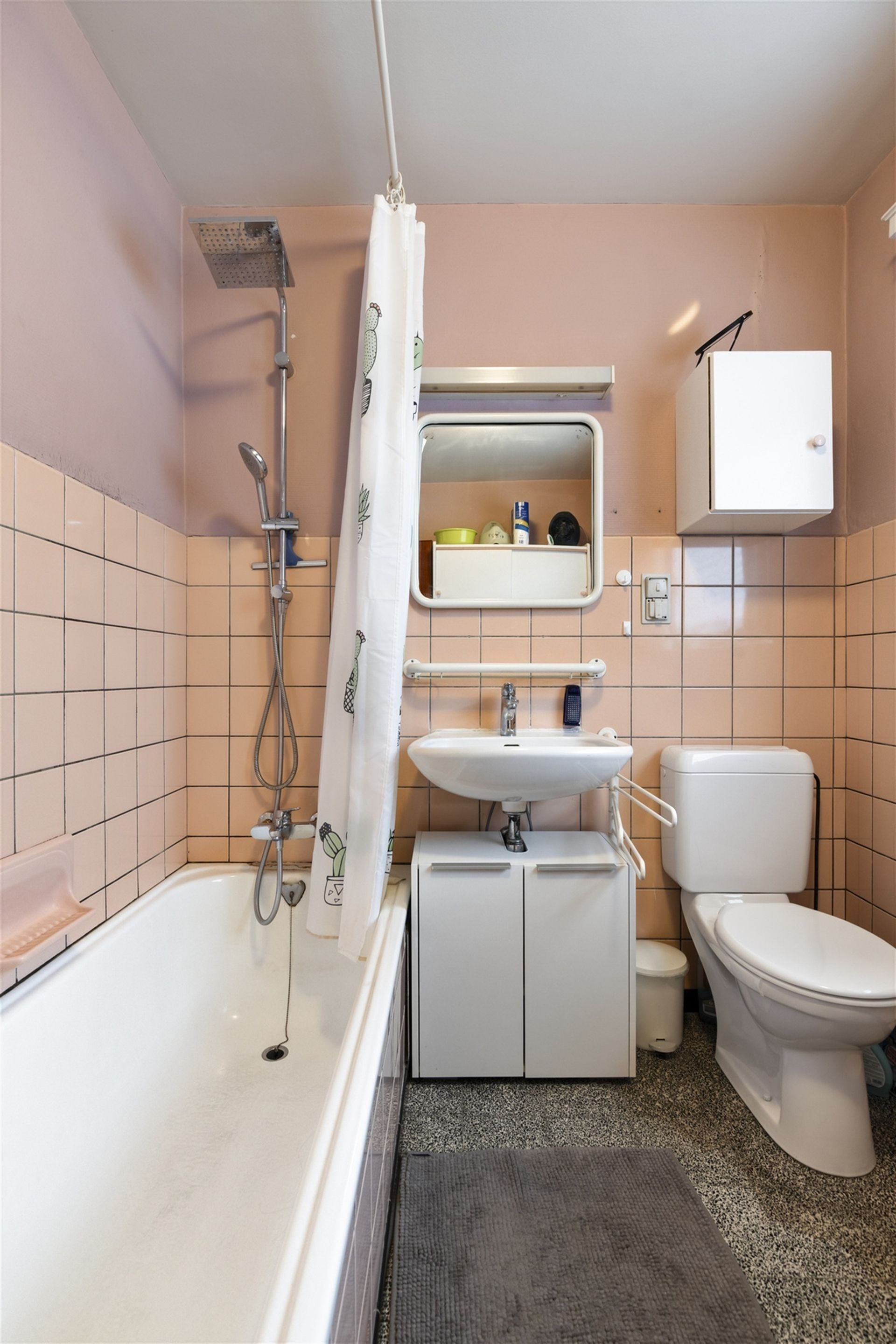 Ruime woning met 4 kamers, groot terras en uitzonderlijke garage! foto 13