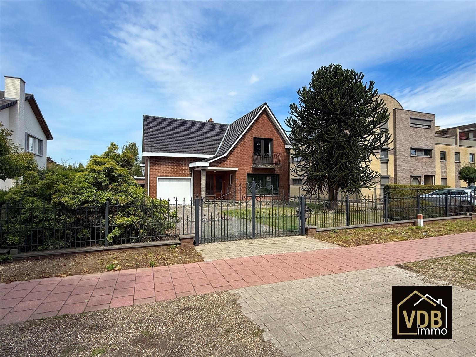  WONING MET 3 SLAAPKAMERS EN MEERDERE GARAGES foto 25