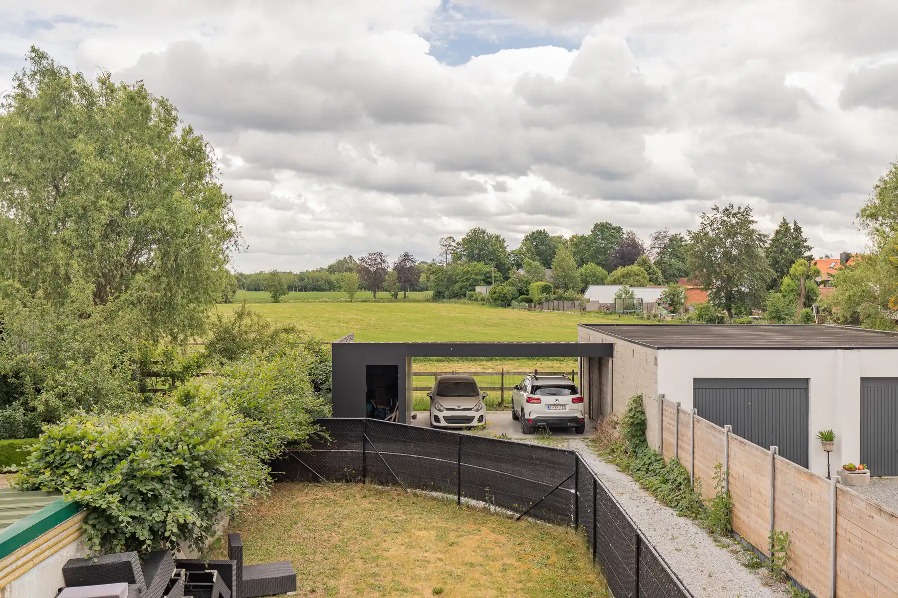 Fantastisch gelegen duplex foto {{pictureIndex}}