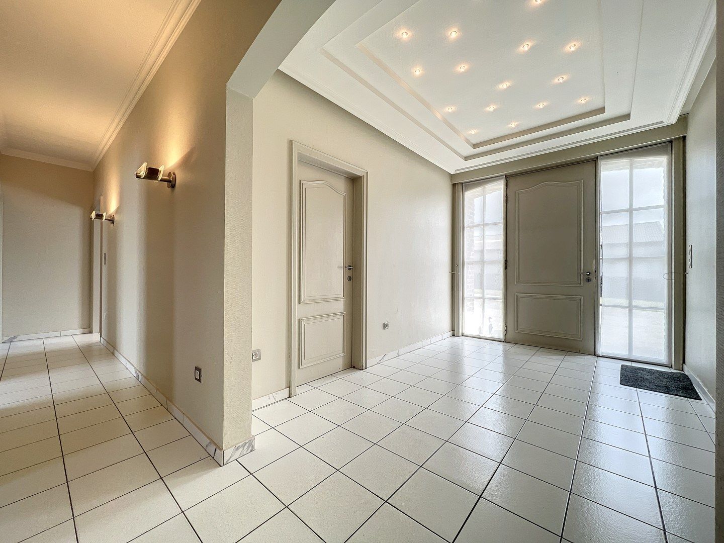Ruime, alleenstaande woning met grote tuin te Staden foto 2