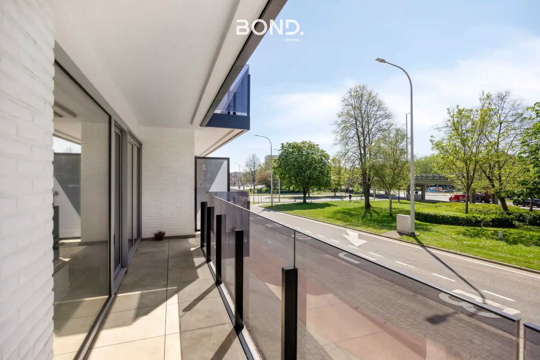 Instapklaar appartement met 3 kamers, parking en terras foto 5