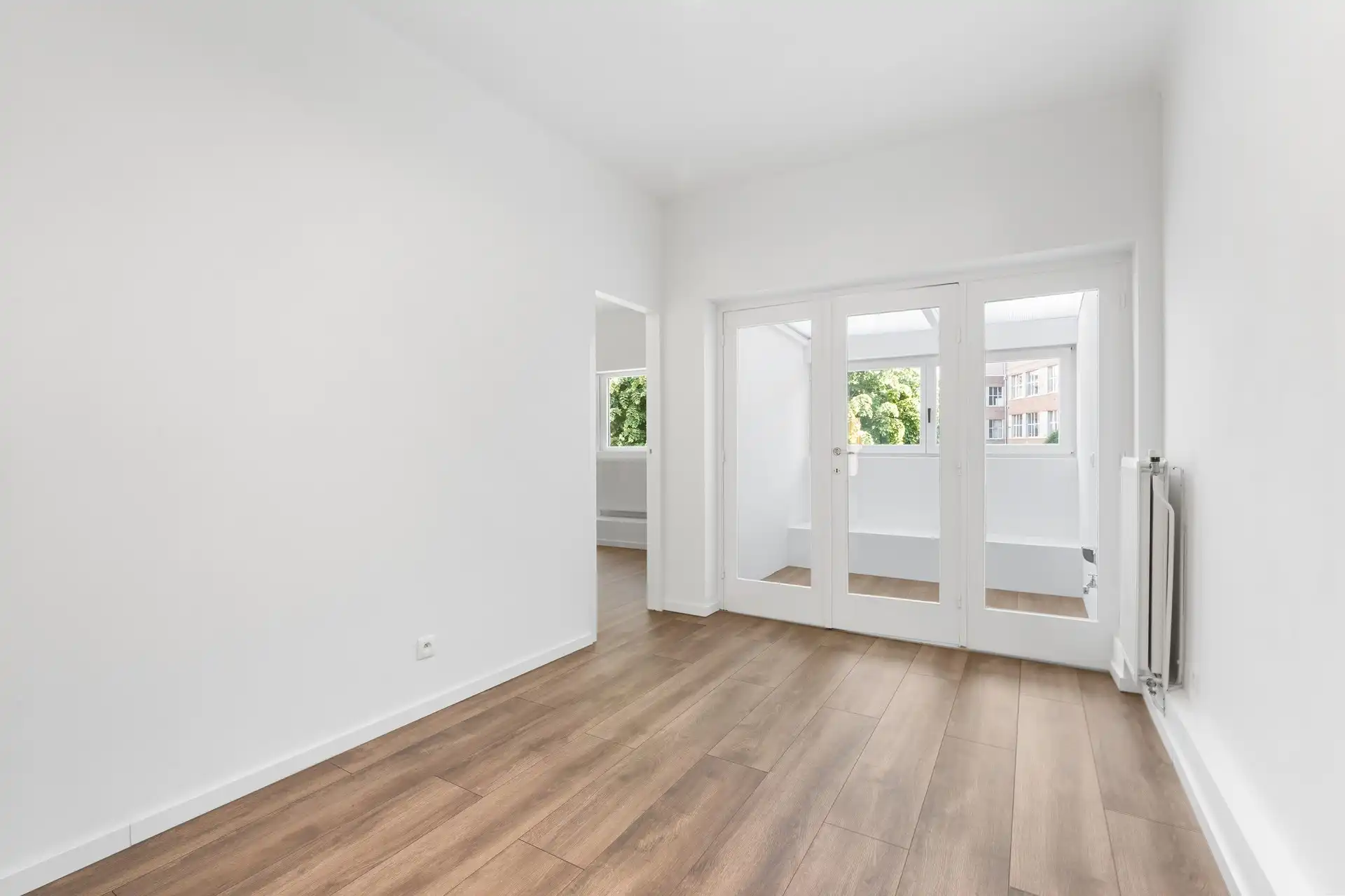 Gerenoveerde één/meergezins/kangeroe woning met 4 mog 5 slaapkamers en tuin. foto 24