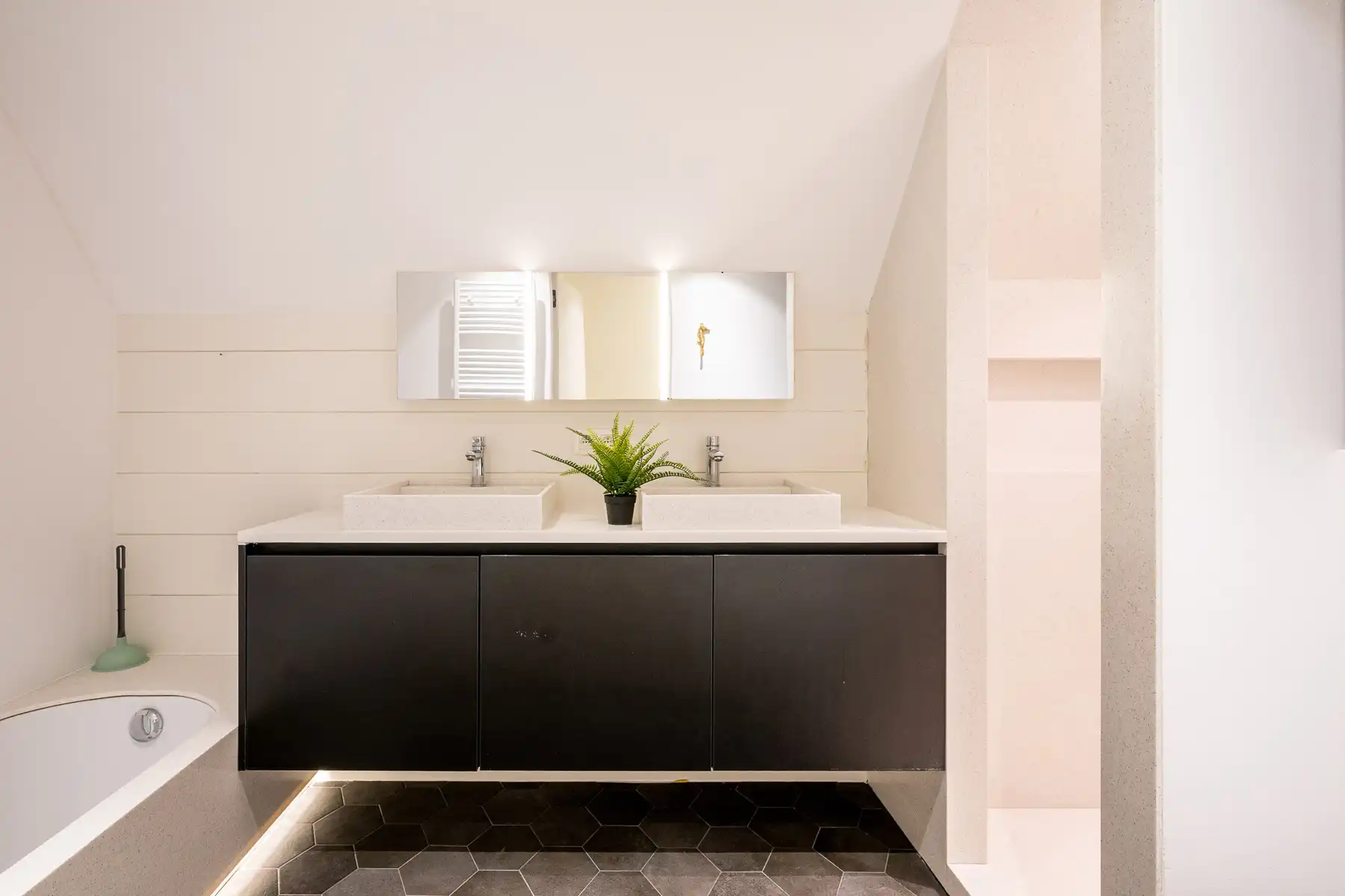 Volledig vernieuwde, gezellige ongemeubelde woning foto 14